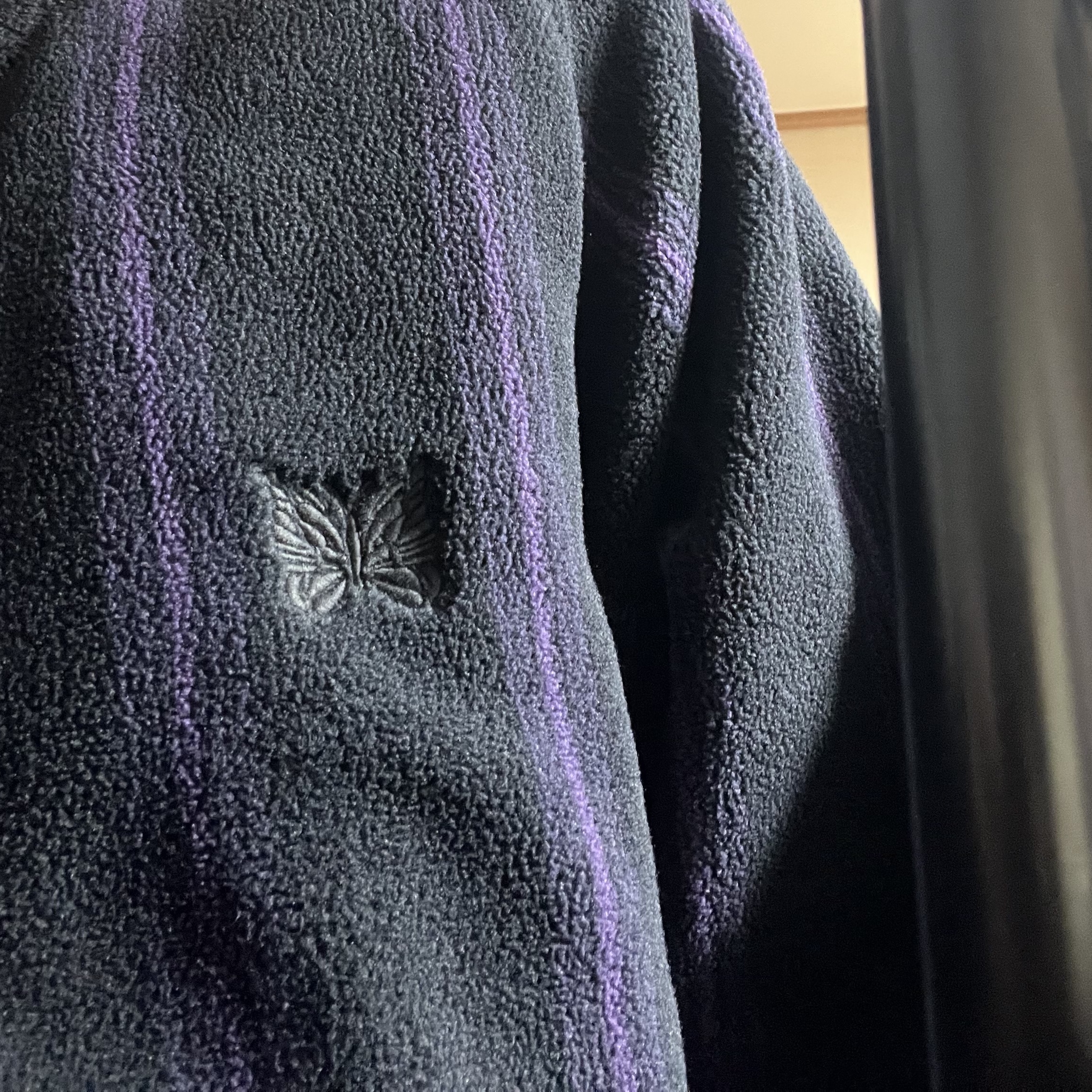 Uniqlo x Needles Fleece Oversized Cardigan Black - KR 착용 스타일