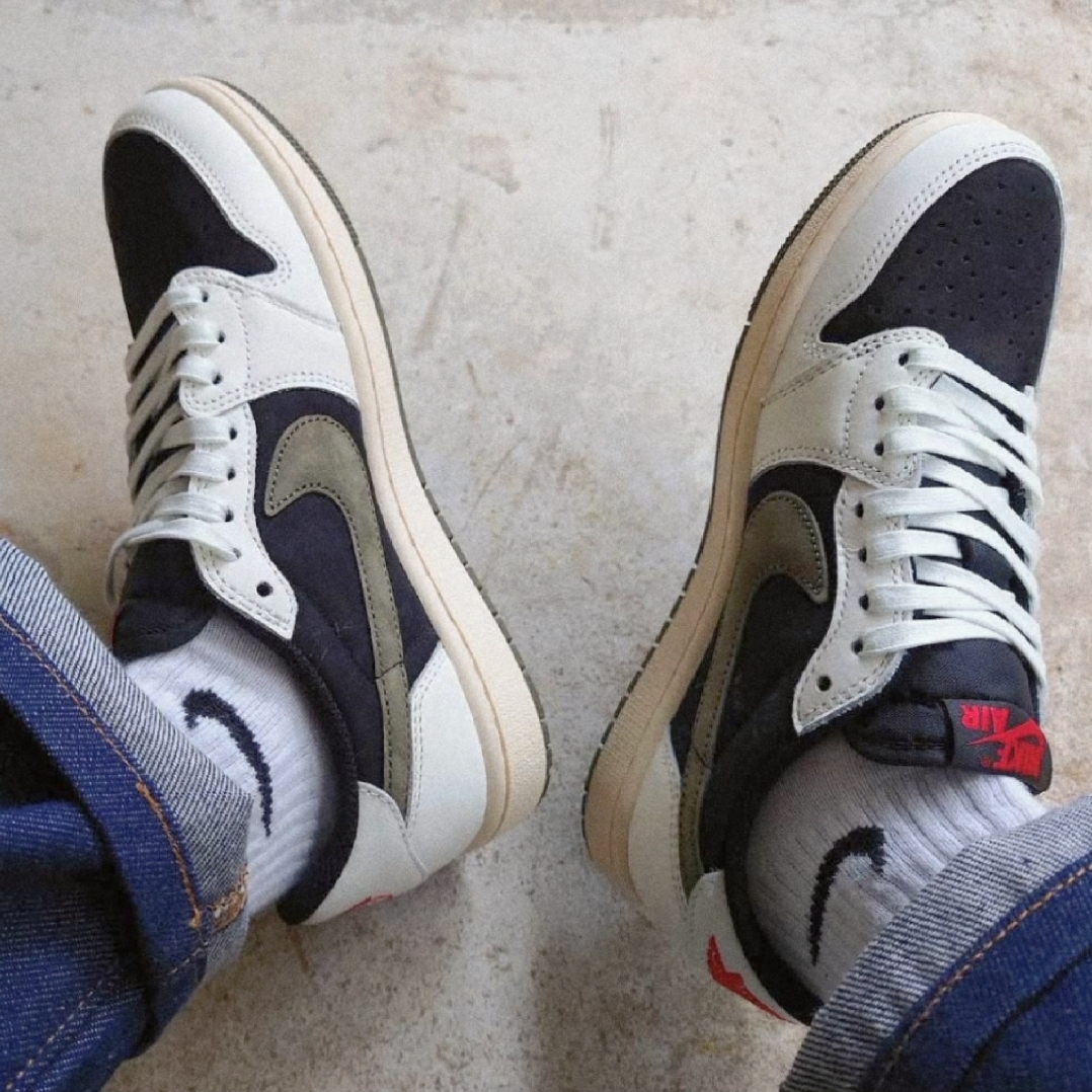 (W) Jordan 1 x Travis Scott Retro Low OG SP Medium Olive 착용 스타일