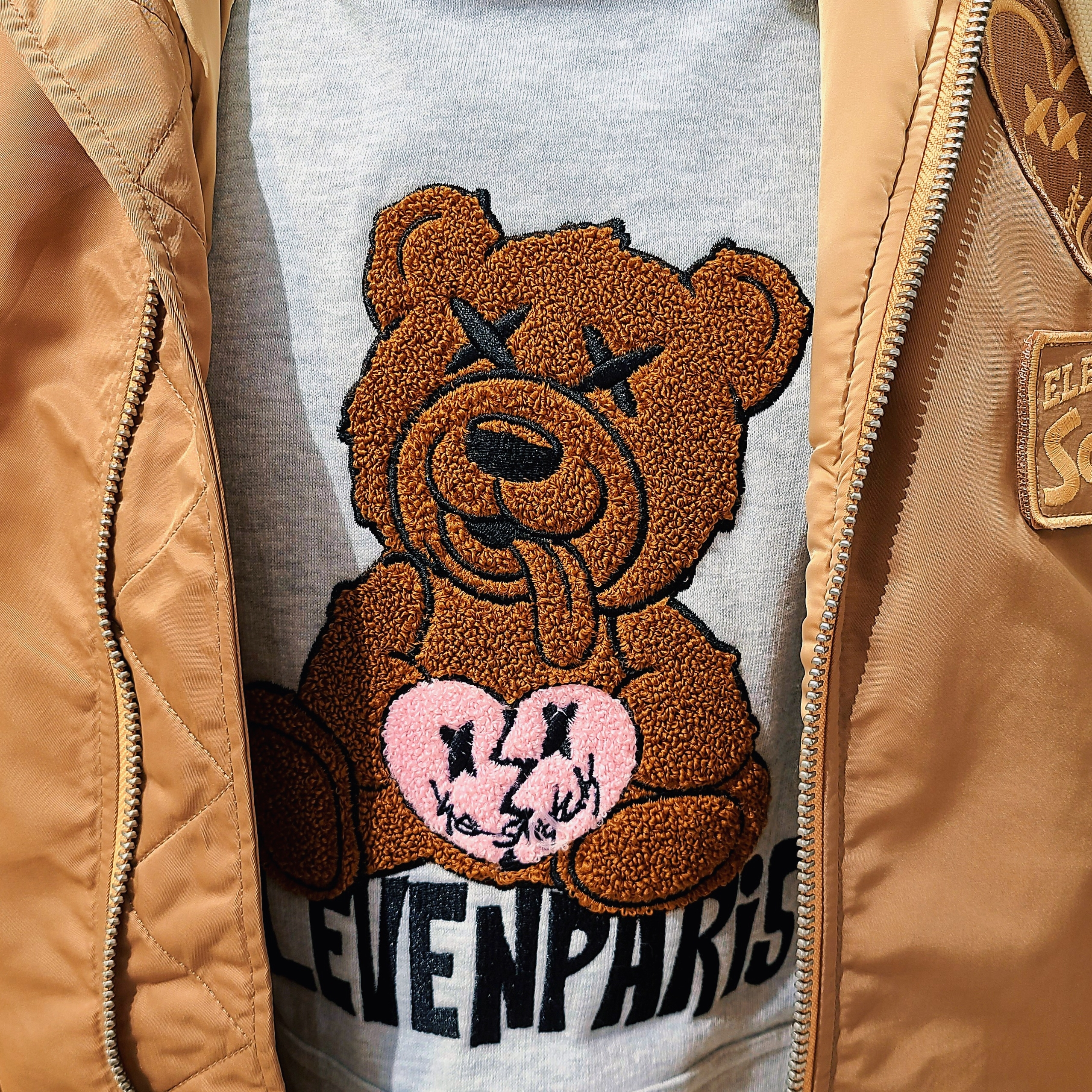 Ganni Large Puppy Tote Bag Black 착용 스타일 - 3