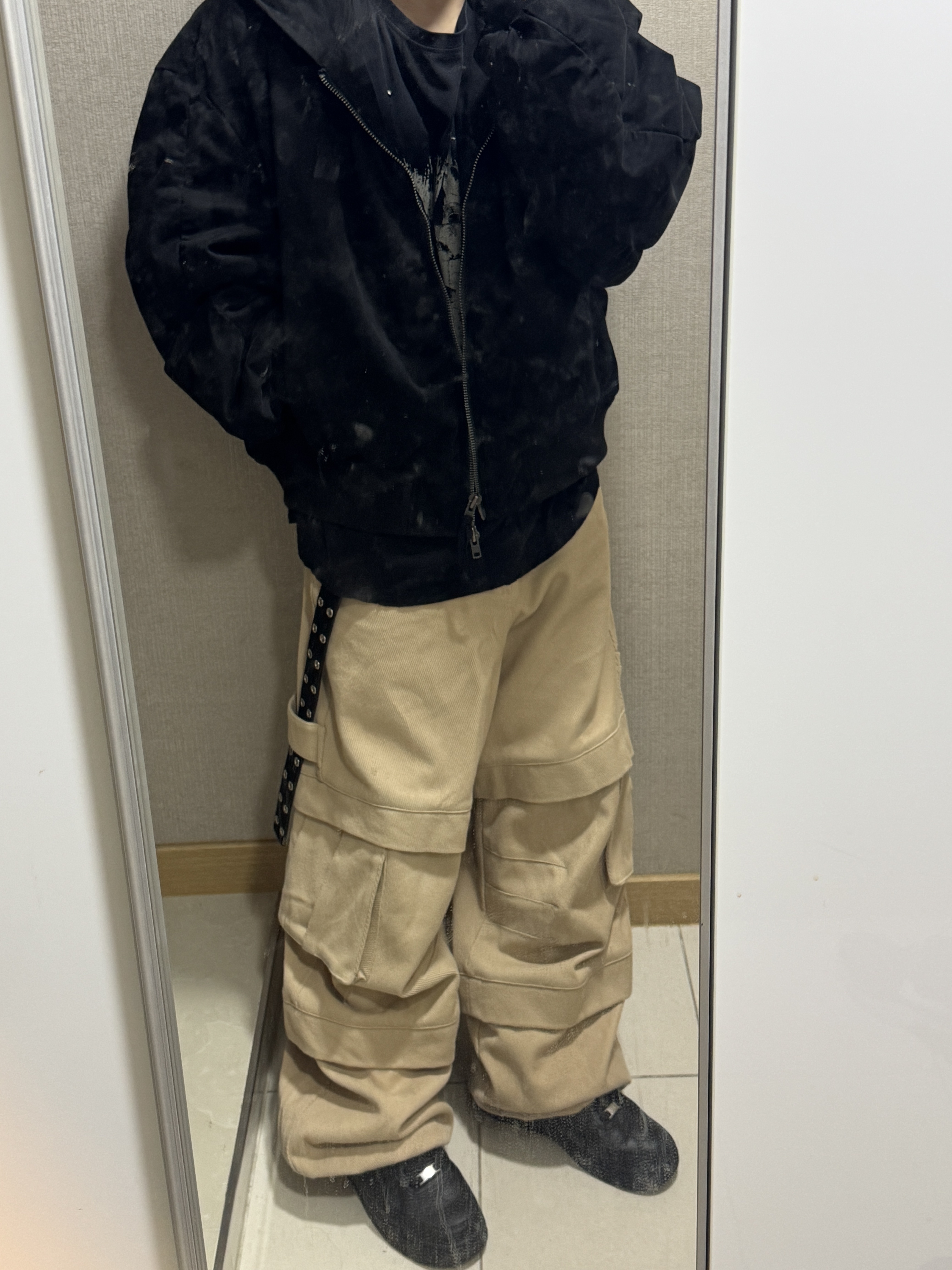 Kamien Titan Baggy Pants Beige, Kamien x MJD Double Hole Belt Black Shearling Calfskin 착용 스타일