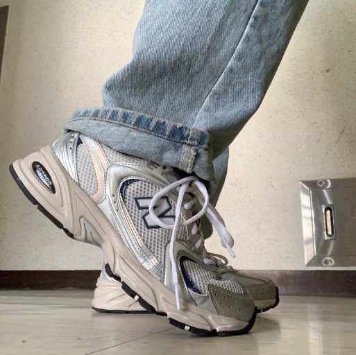 New Balance 530 Steel Grey 착용 스타일