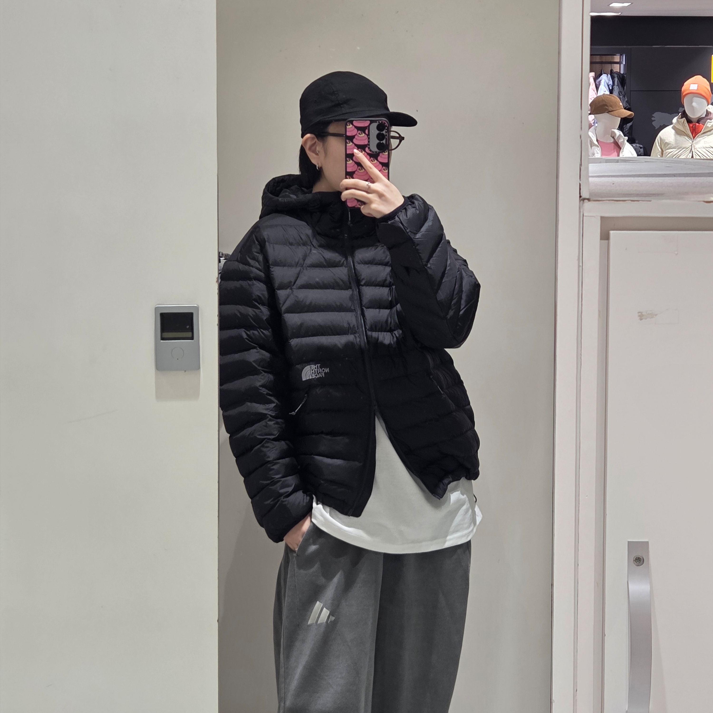 The North Face Ventus On Jacket Black 착용 스타일