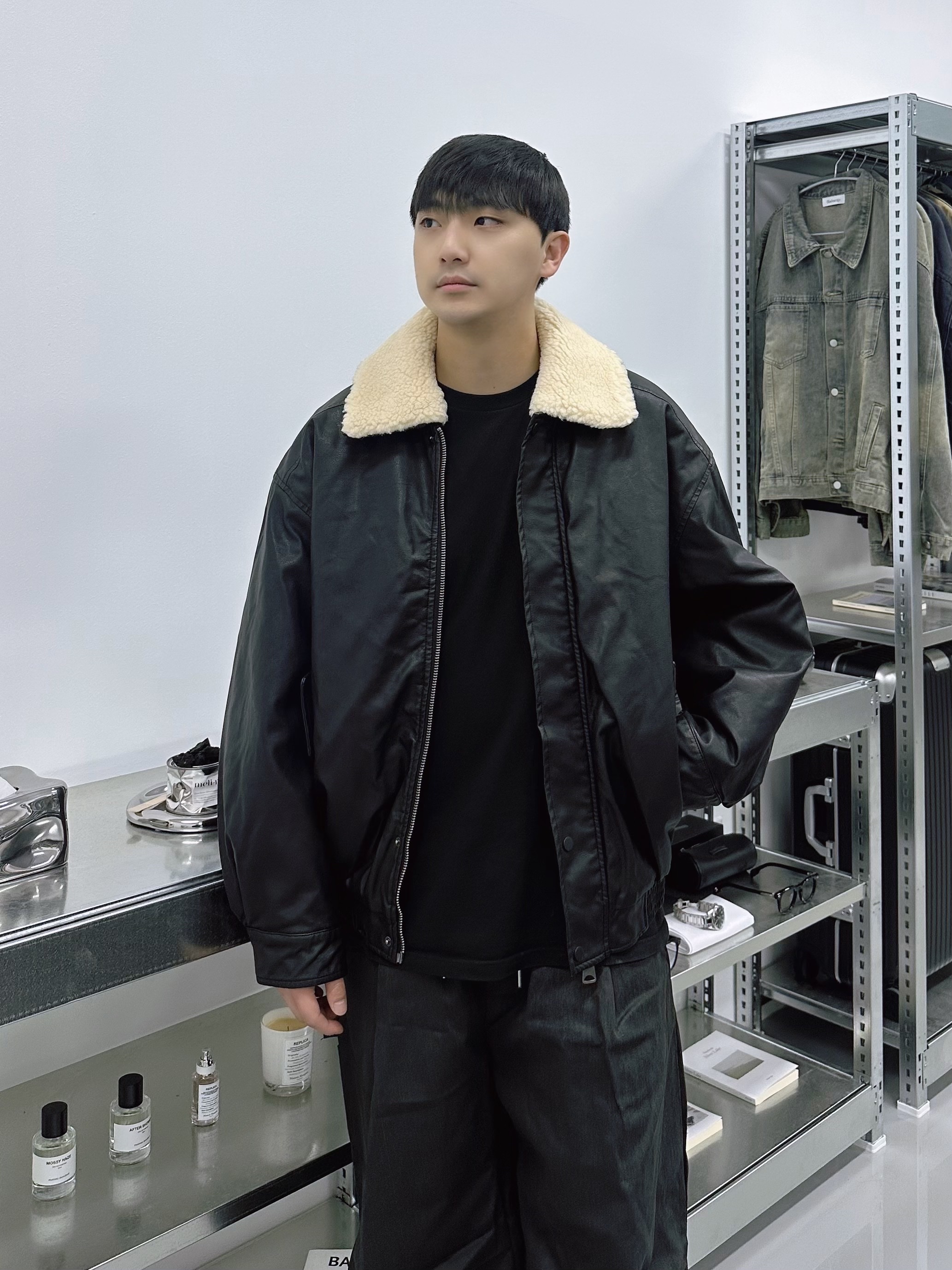 Balenciaga 3XL Sneakers Grey White Red 착용 스타일 - 2