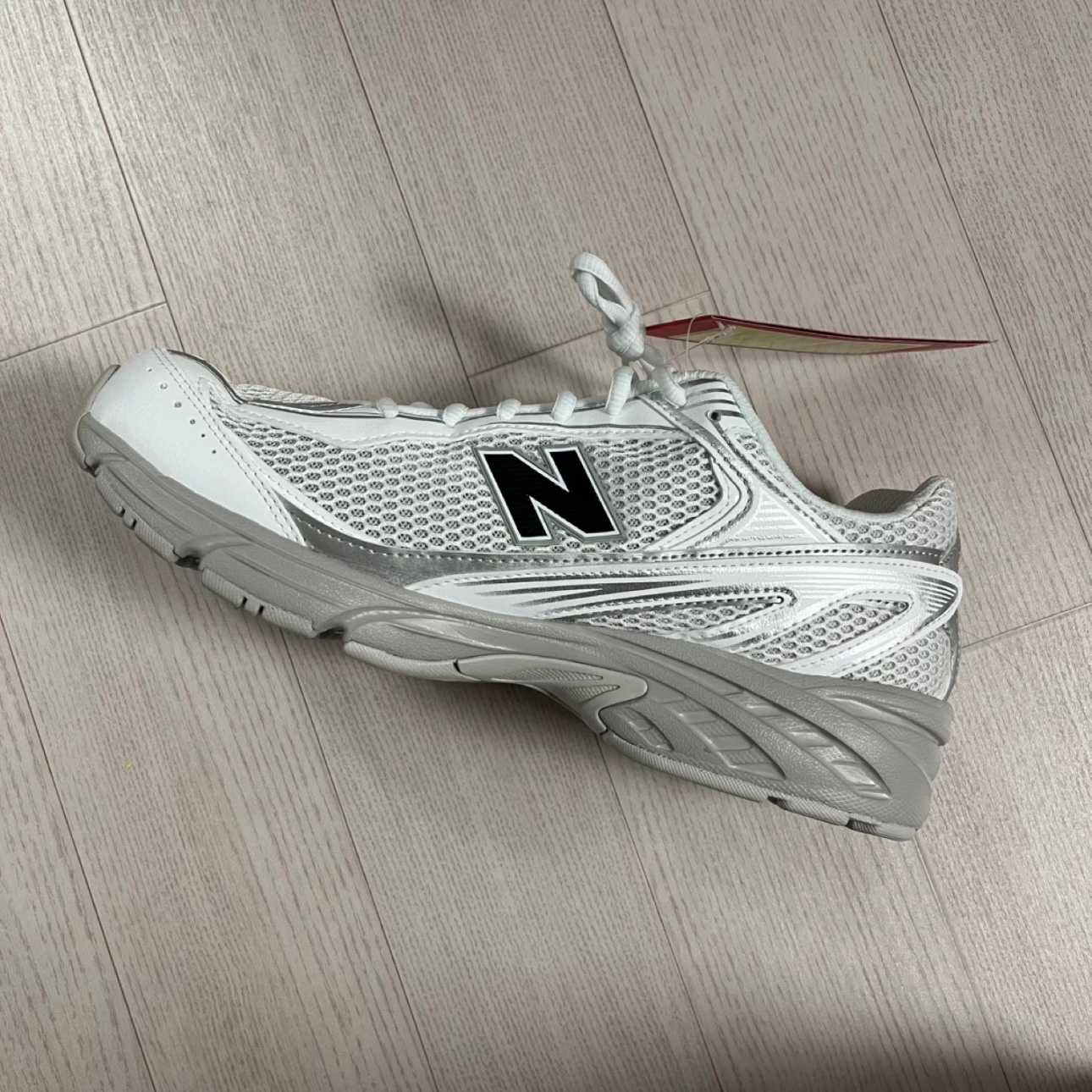 New Balance 509 Black Silver Metallic, New Balance 509 Grey Matter White 착용 스타일