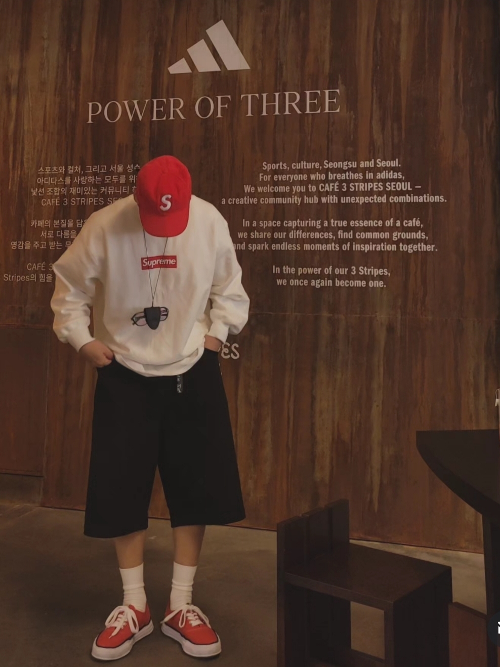 Maison Mihara Yasuhiro Baker OG Sole Canvas Low Cut Sneakers Red, MJD Wide Carpenter Bermuda Shorts Black 착용 스타일