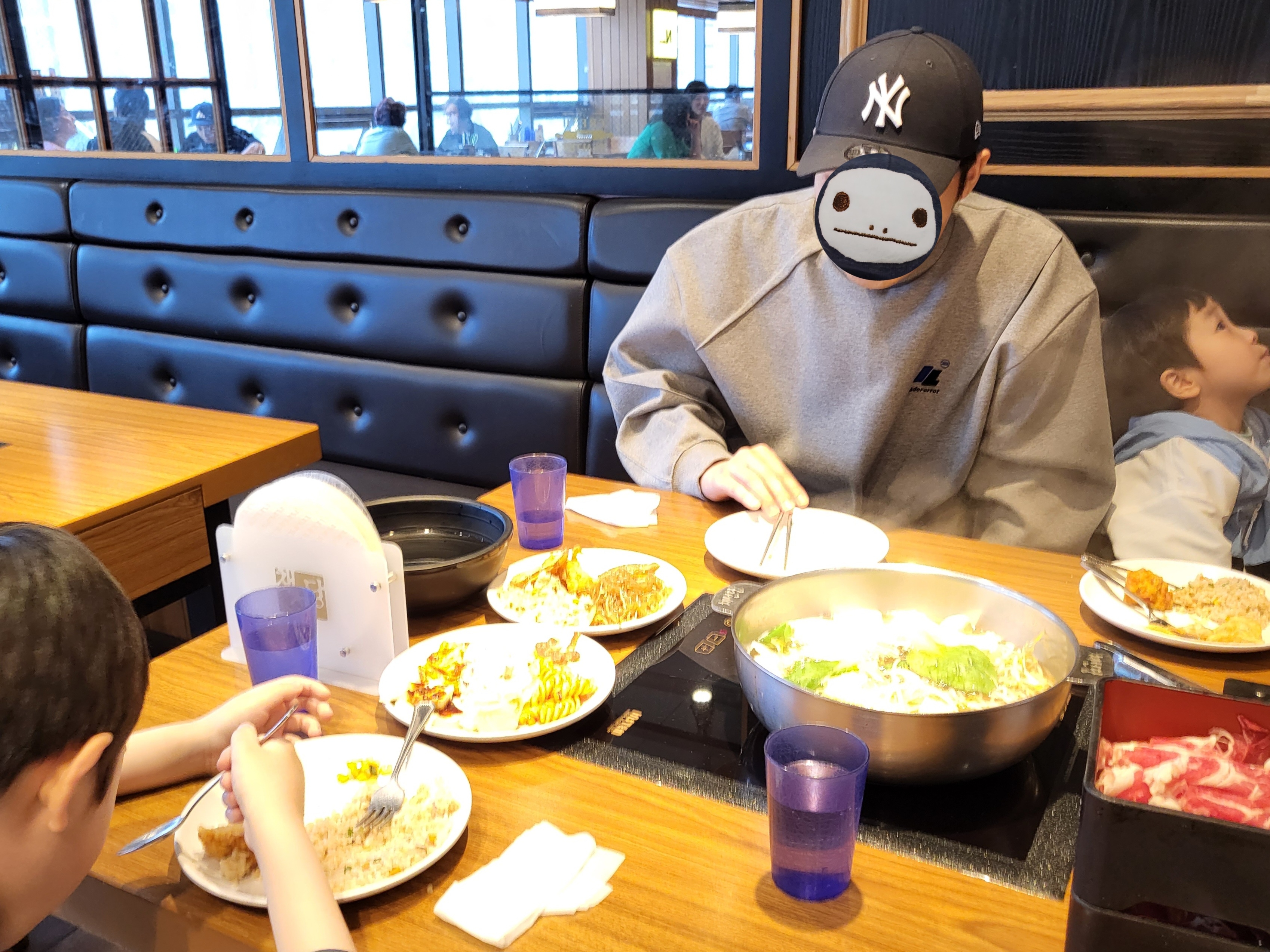 New Era 39Thirty MLB New York Yankees Team Classic Cap Navy, Zara x Ader Error Oversize Sweatshirt Grey 착용 스타일