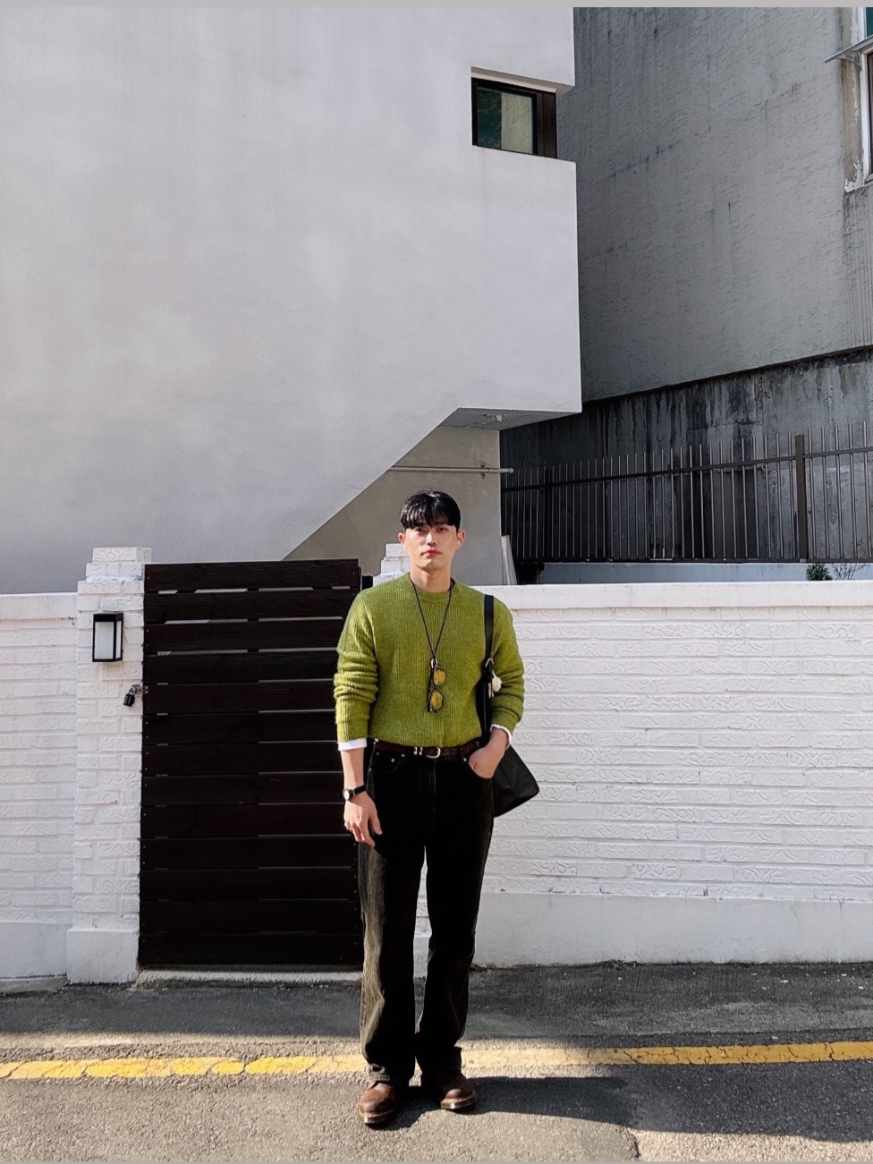 Dr. Martens 1461 Crazy Horse Dark Brown, STU Straight Denim Pants Green 착용 스타일 - 1