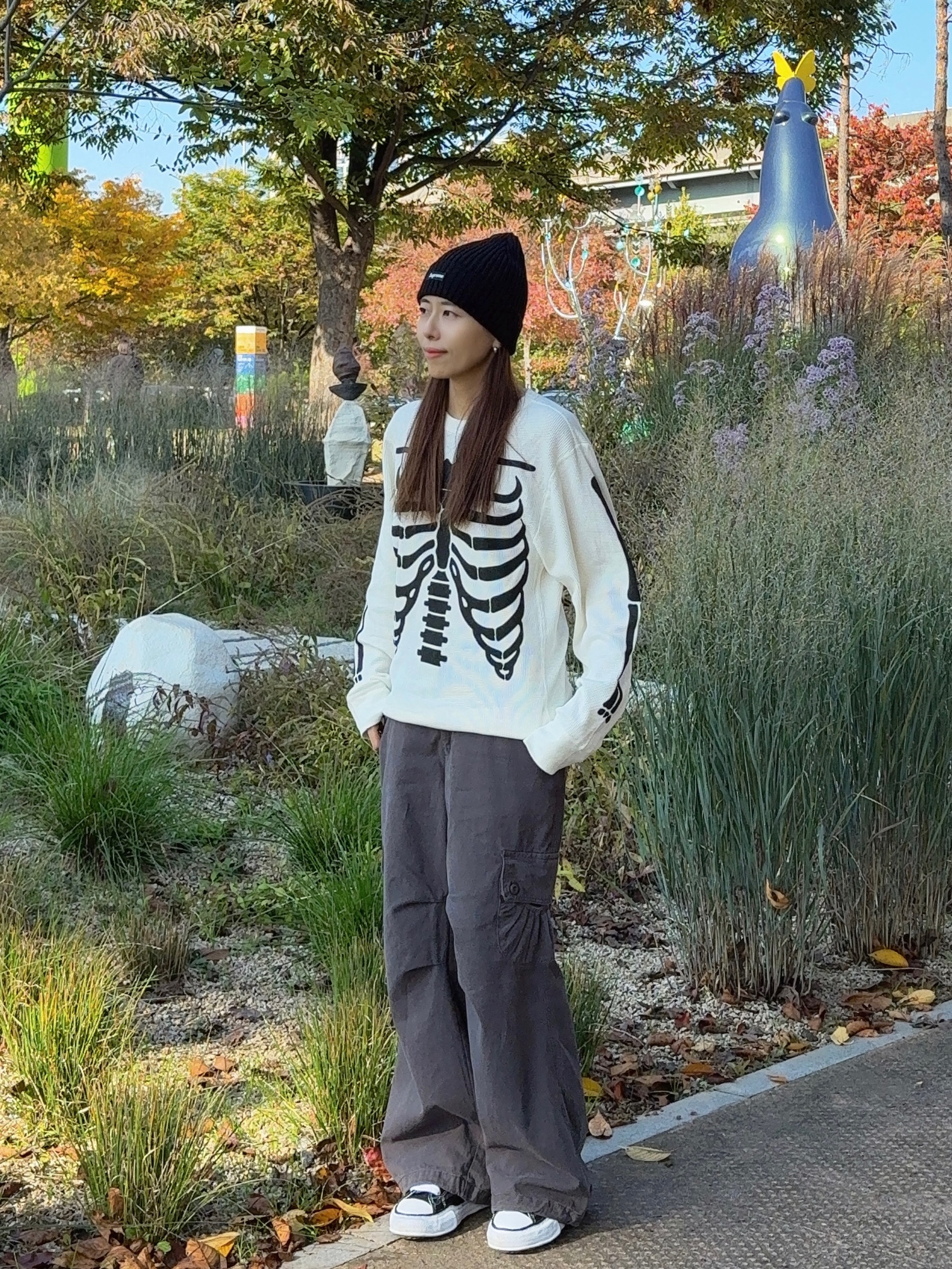 Supreme Overdyed Beanie Black, Maison Mihara Yasuhiro Peterson OG Sole Canvas Low Sneakers Black 착용 스타일 - 2