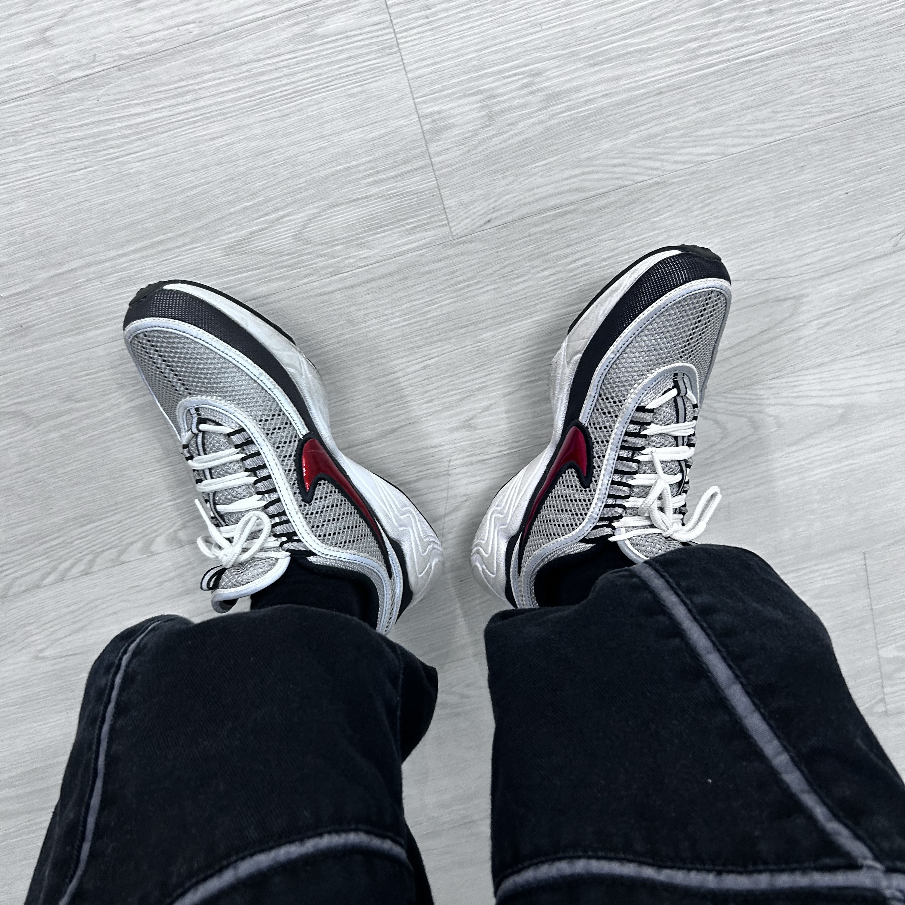 Nike Air Zoom Spiridon Metallic Silver and Sport Red 2024 착용 스타일