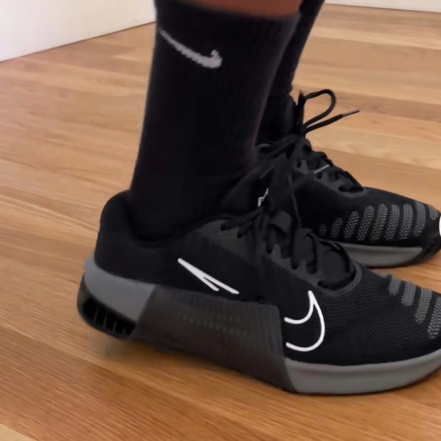 Nike Metcon 9 Black Smoke Grey 착용 스타일