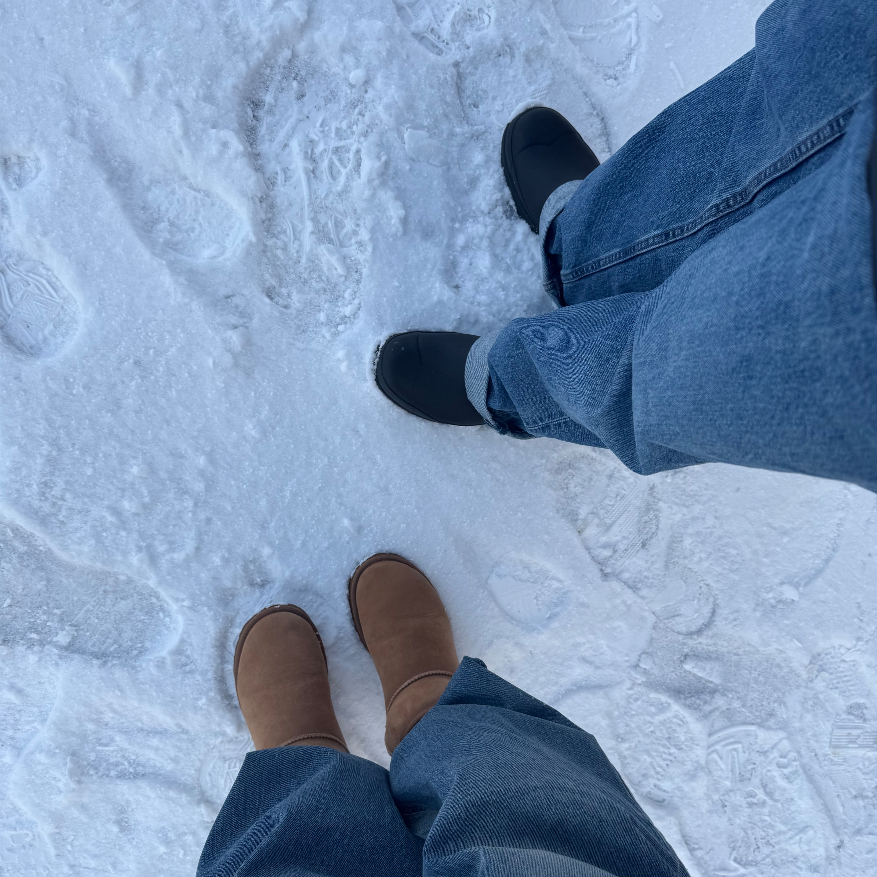 UGG Classic Mini Boots Chestnut 착용 스타일