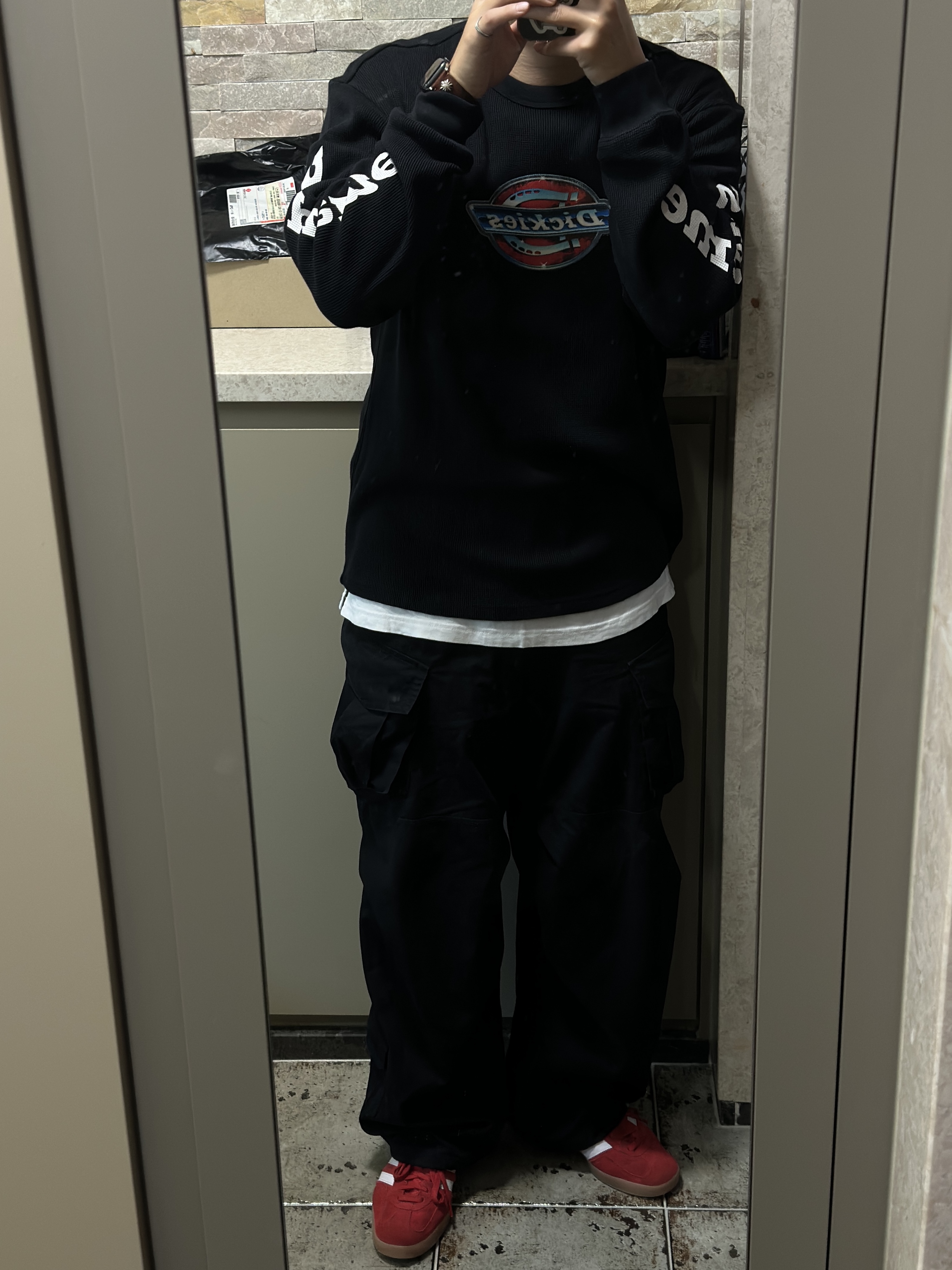 Supreme x Dickies Thermal Black - 25FW, Flavorism VTG Washed Cargo Pants Black 착용 스타일 - 1