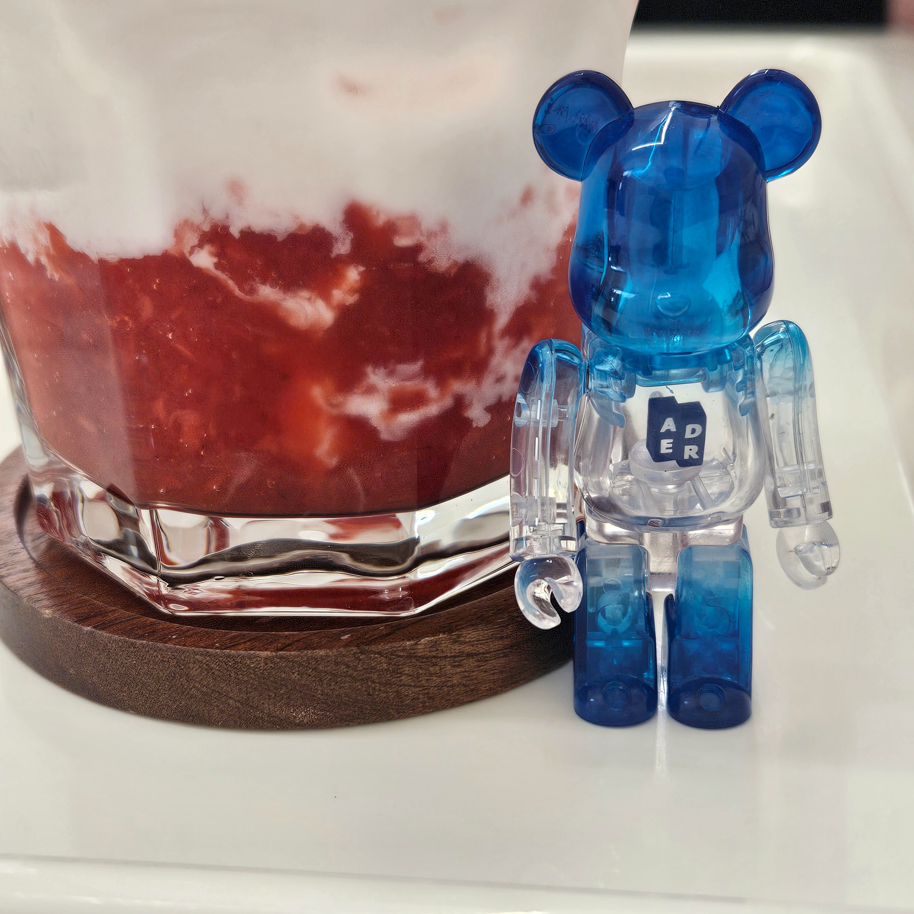 Bearbrick x Ader Error 100% 착용 스타일 - 1