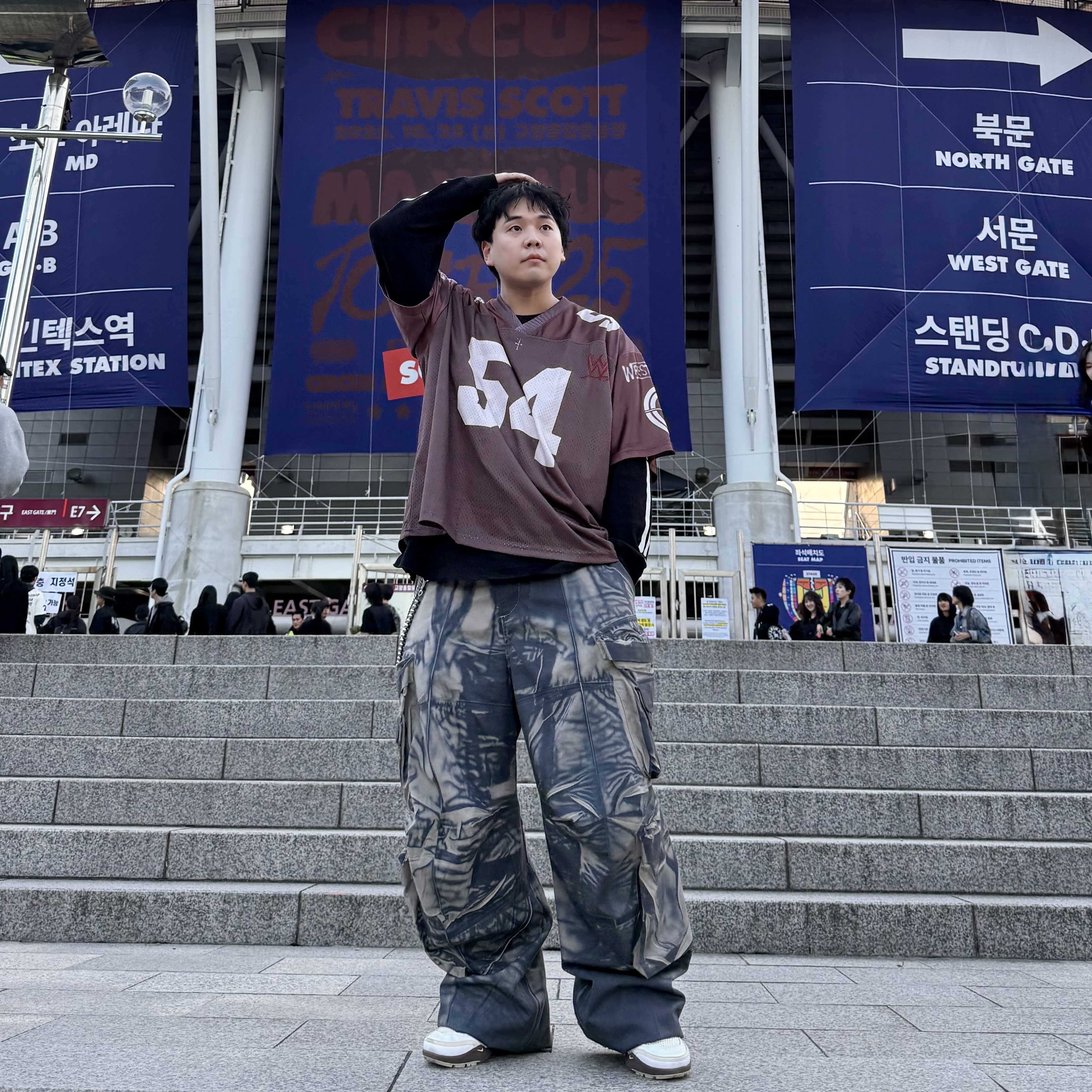 Travis Scott Cactus Jack x WWE Last Time Jersey John Cena T-Shirt Brown, Supreme Hanes Bones Thermal Crew Black (1 Pack) 착용 스타일 - 2