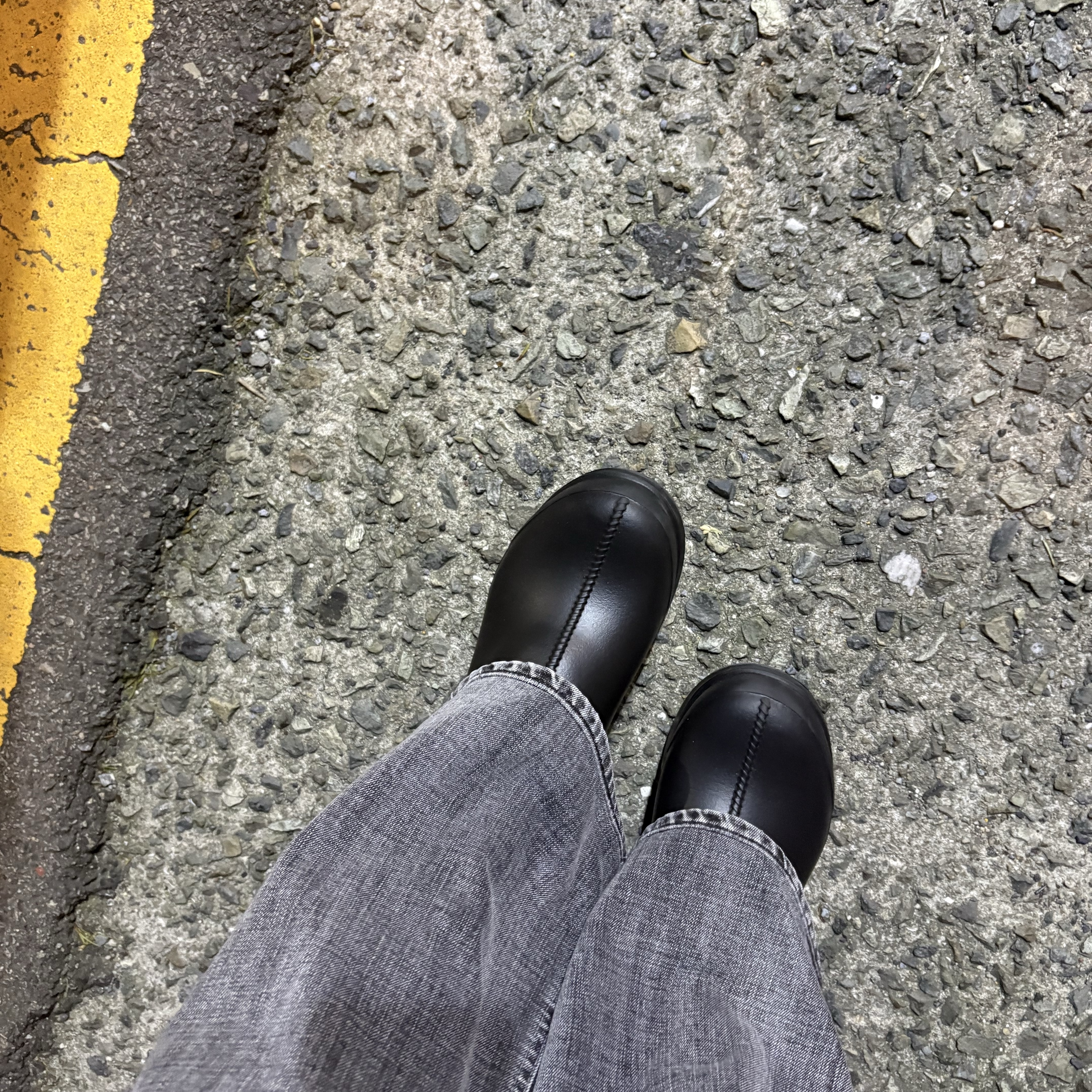 (W) UGG Tasman X Black 착용 스타일 - 2