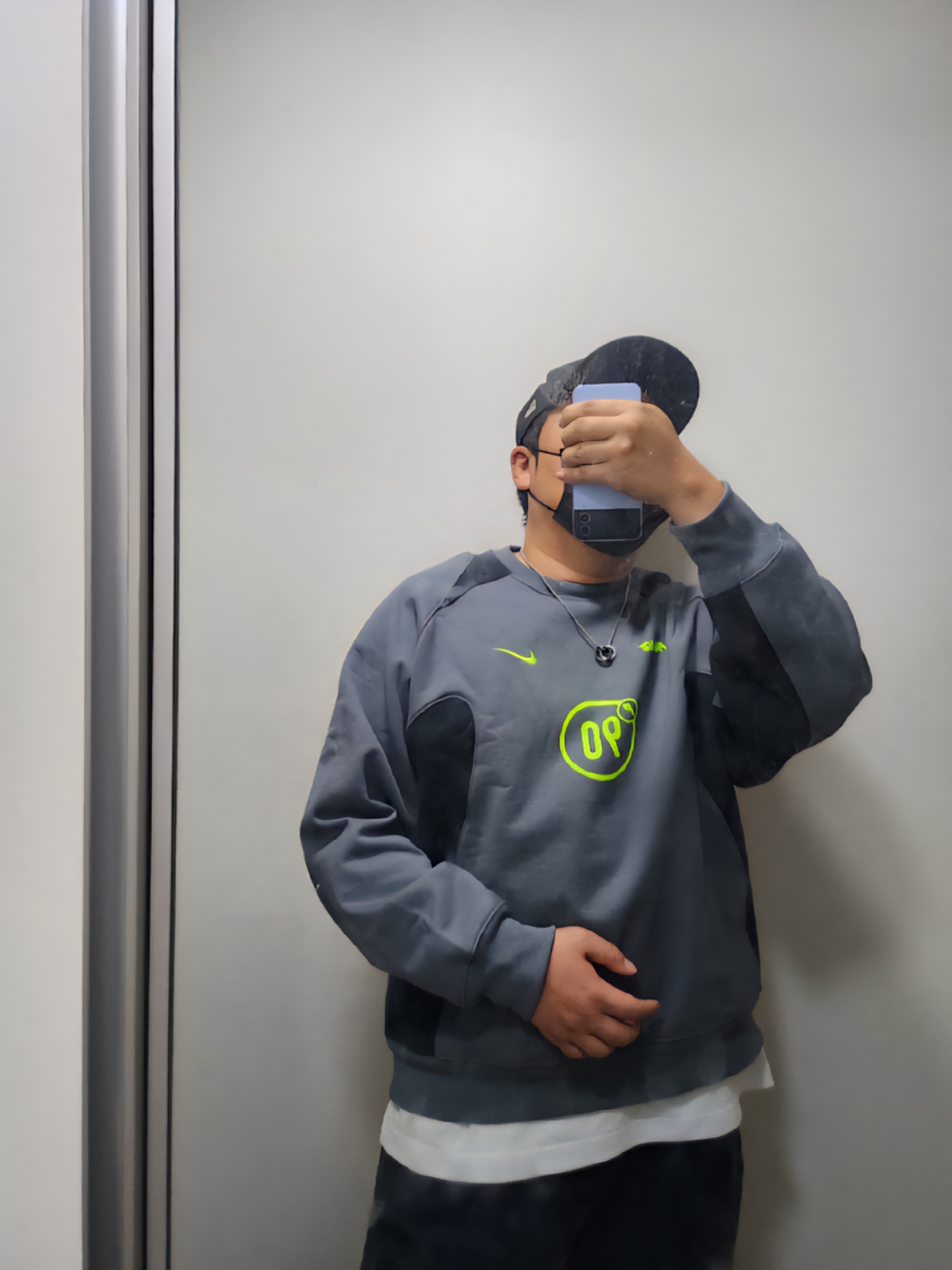 Palace x Nike Total P90 Crew Grey - 25FW 착용 스타일 - 1