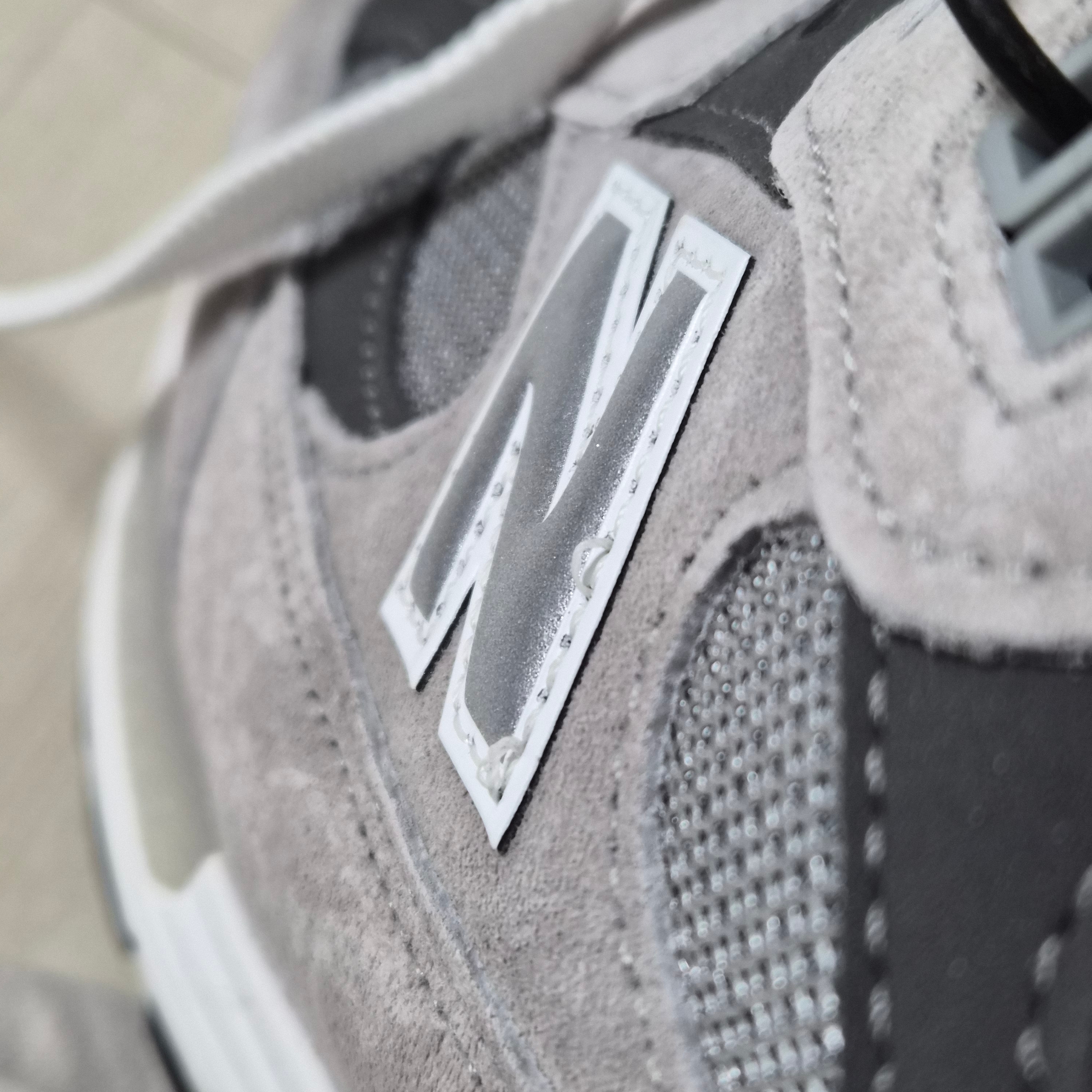 New Balance 992 Made in USA Core Grey Silver Metallic 착용 스타일 - 3