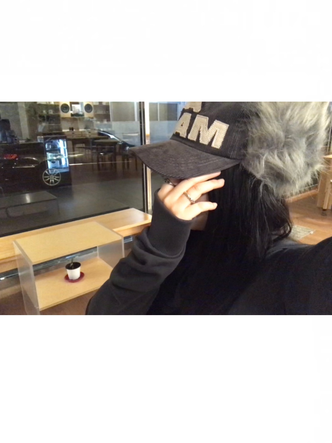 Salomon Trailblazer 10 Grey, Starbucks x BAPE Baby Milo Keychain 착용 스타일 - 1