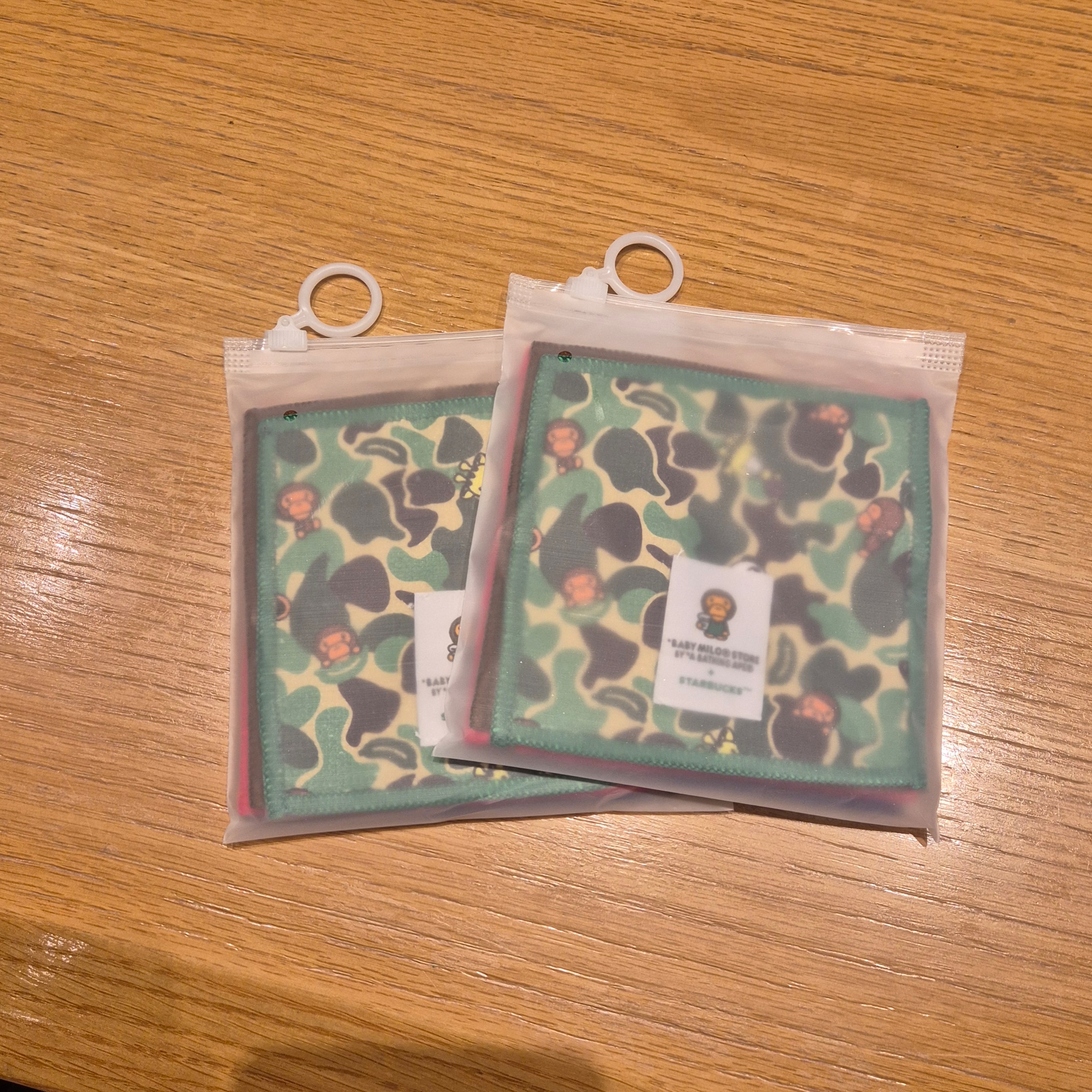 Starbucks x BAPE Baby Milo Coaster Pink Green (Set of 4) 착용 스타일