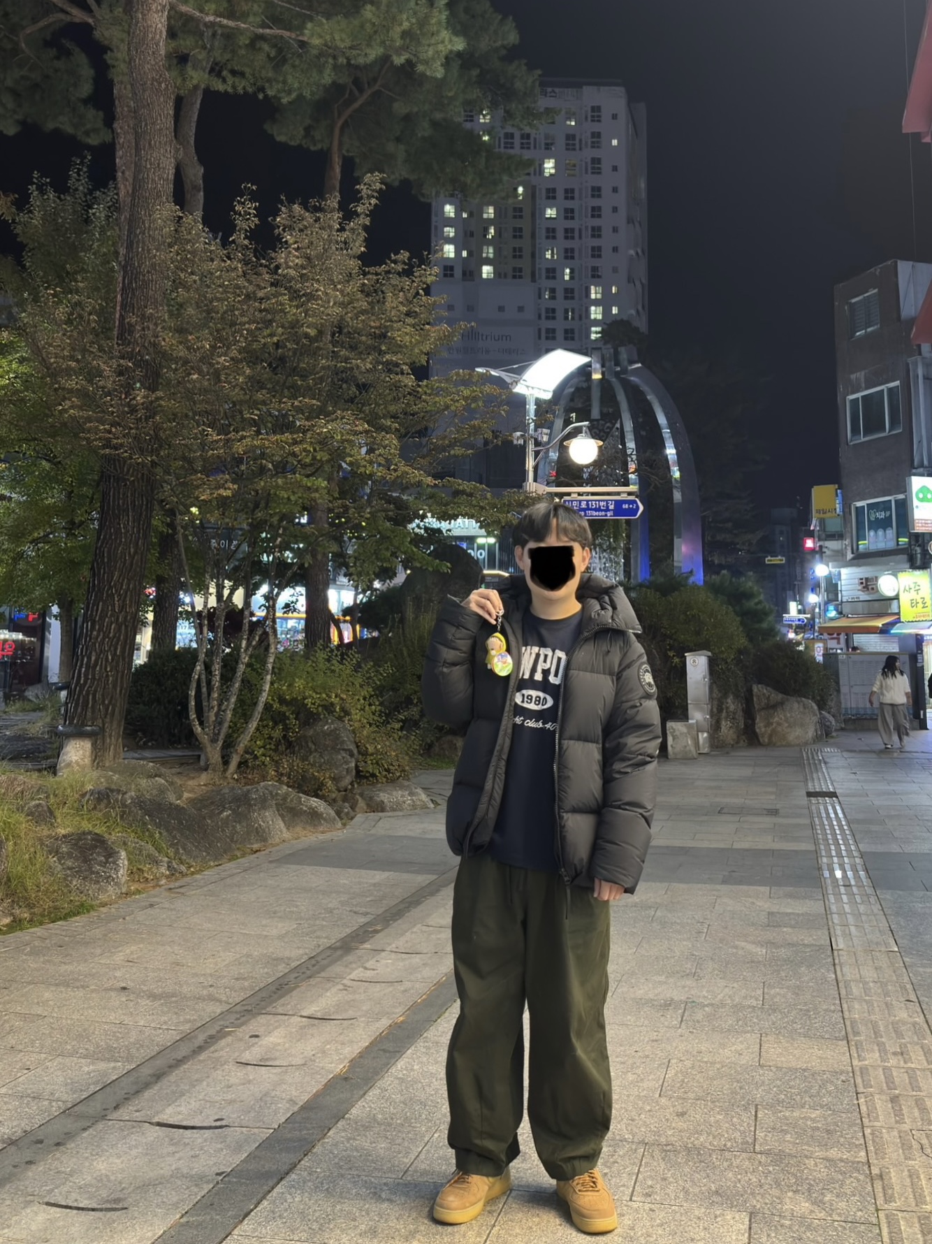 Nike V2K Run Pure Platinum Wolf Grey, Porter All New Tanker Sling Bag Zip L Black 착용 스타일 - 4