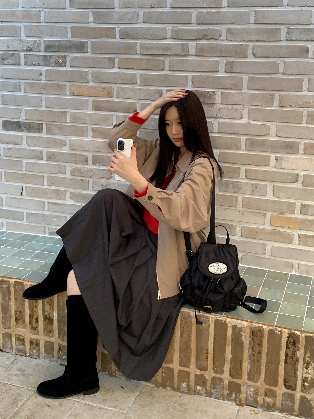 LOTS YOU Nostalgia Chubby Backpack Black 착용 스타일