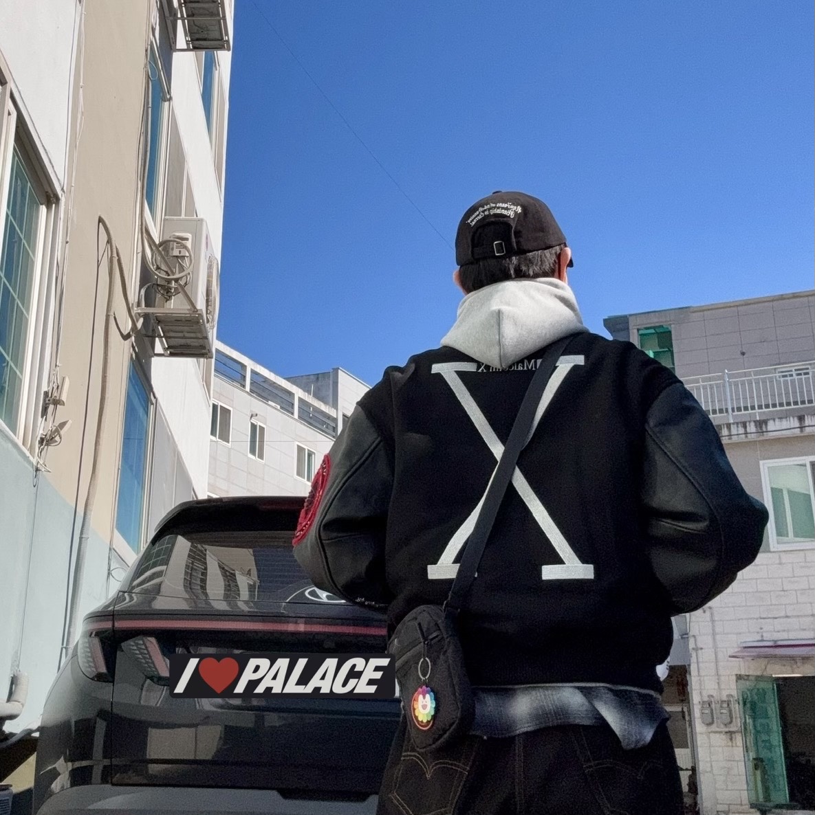 Palace x Neighborhood Shirt Grey Ombre Plaid - 25FW, Newjeans x The Powerpuff Girls Sweatshirt Navy 착용 스타일 - 4