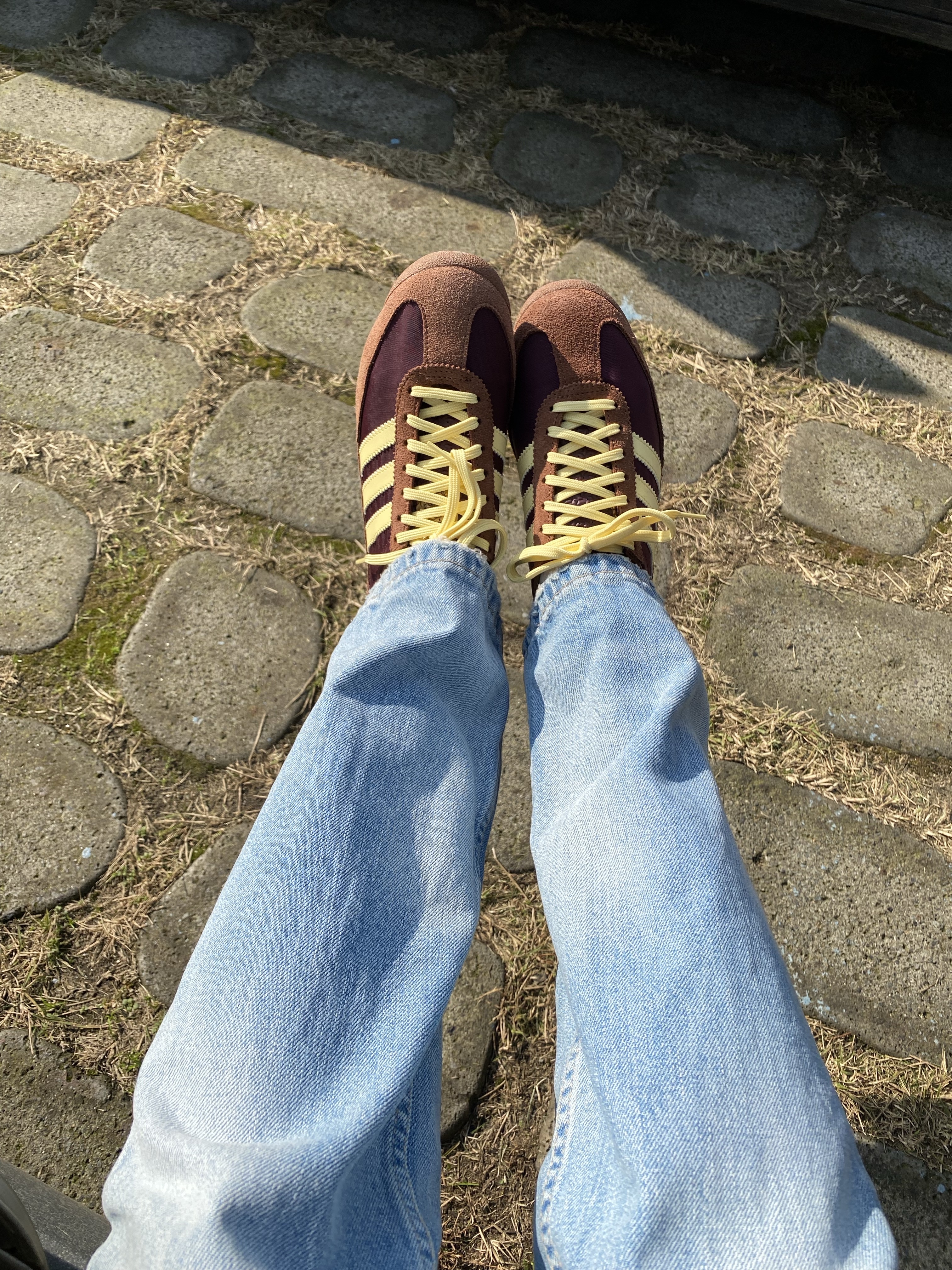 (W) Adidas SL 72 OG Maroon Almost Yellow 착용 스타일 - 3