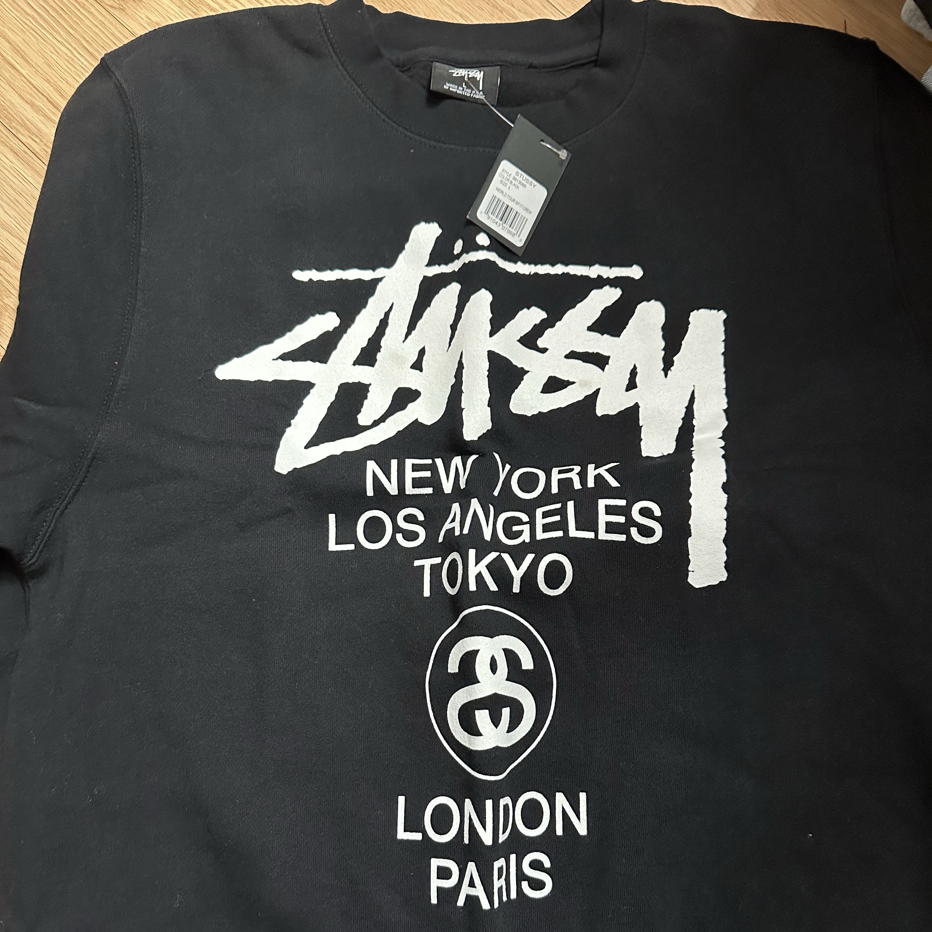 Stussy World Tour Crew Black, Stussy World Tour Crew Black 2024 착용 스타일