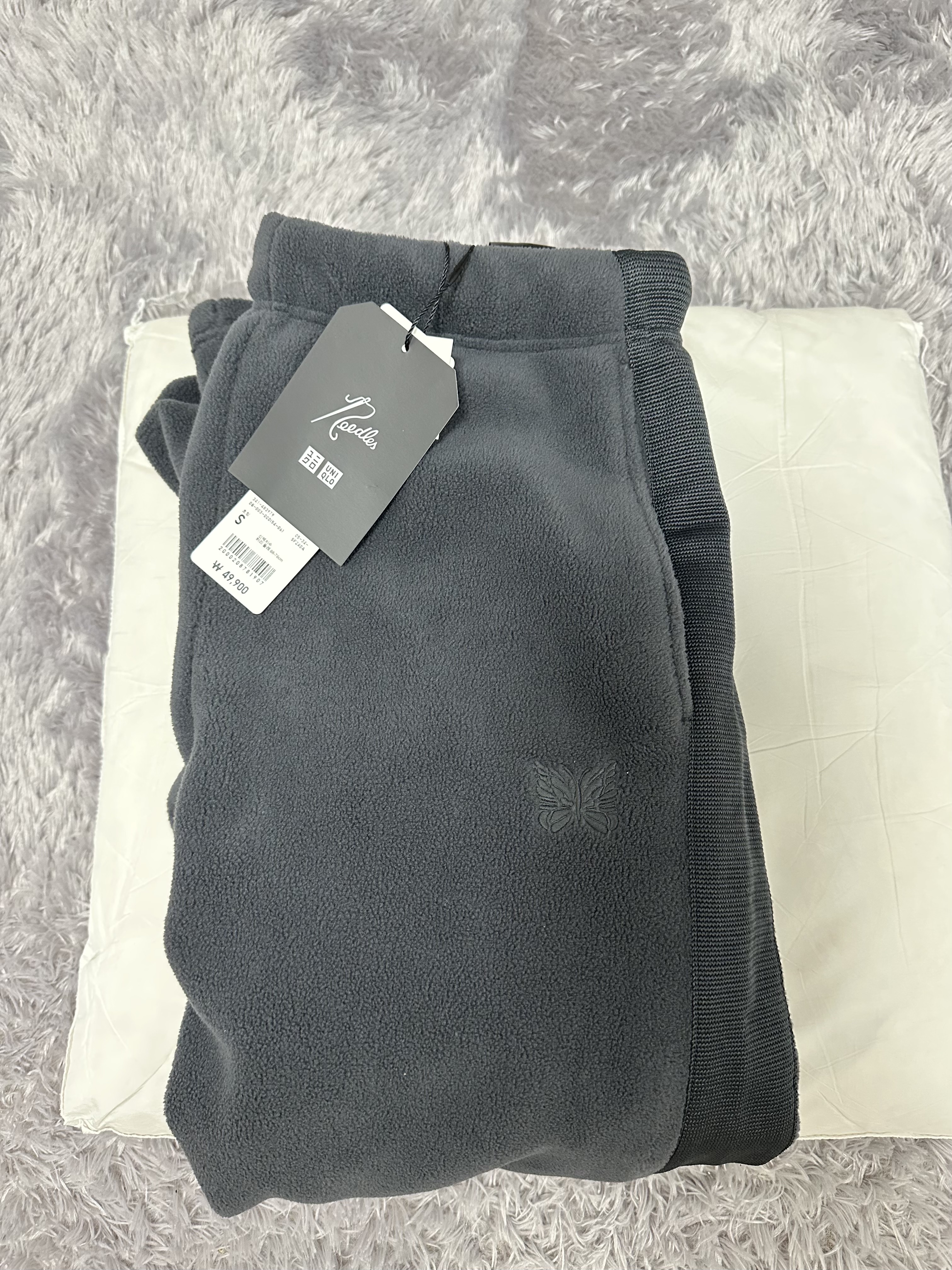 Uniqlo x Needles Fleece Wide Pants Dark Gray - KR 착용 스타일