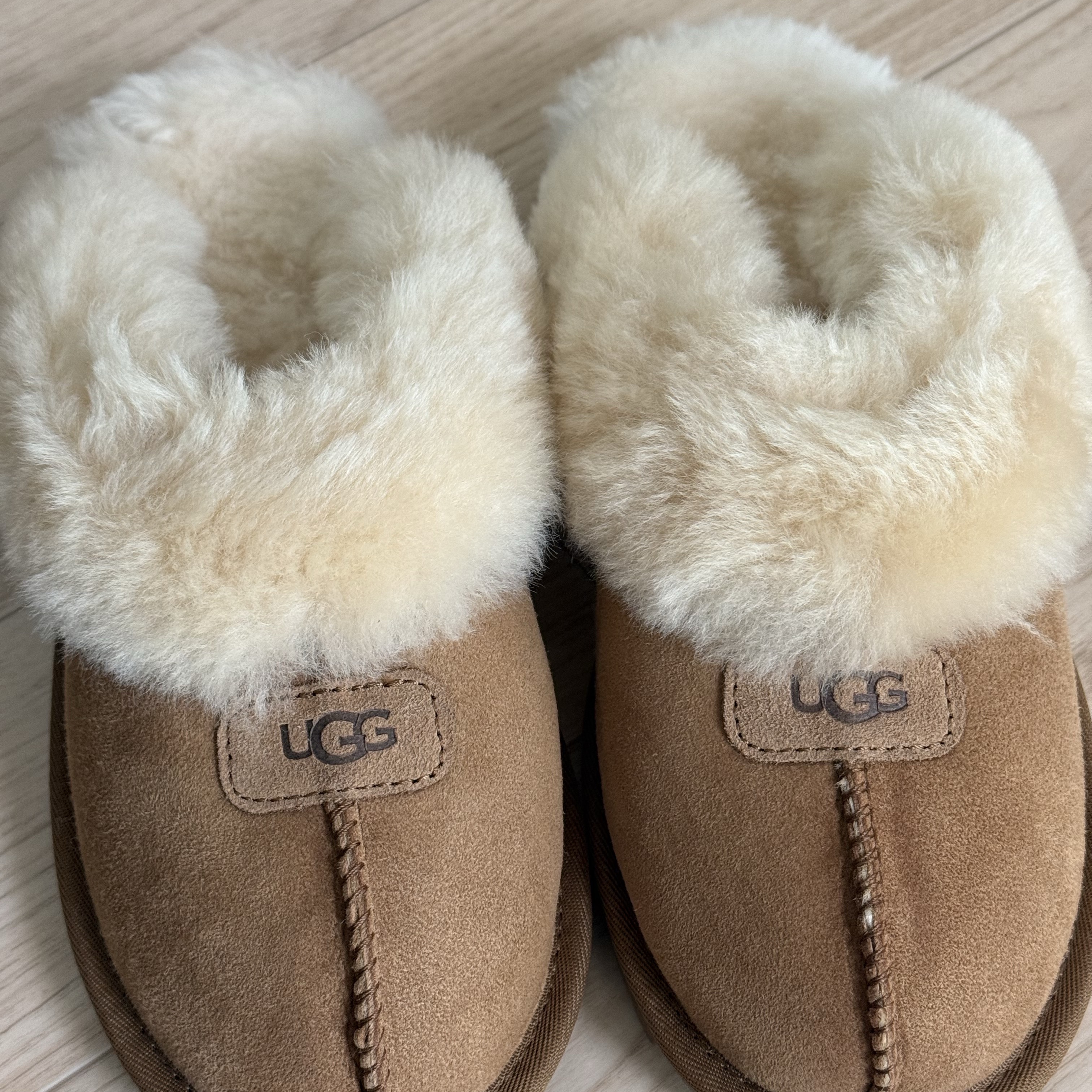 (W) UGG Coquette Slipper Chestnut 착용 스타일