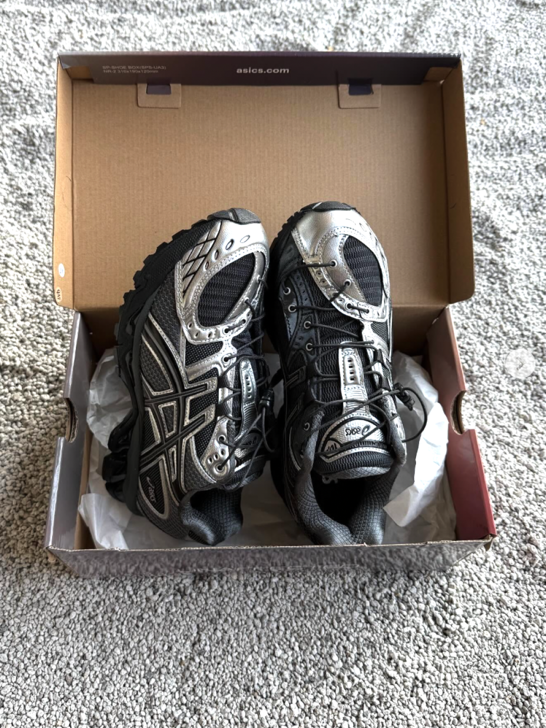 Asics Gel-Nimbus 10.1 Black Pure Silver - Korea Exclusive, Asics x Unaffected Gel-Kayano 20 Obsidian Grey Black 착용 스타일 - 2