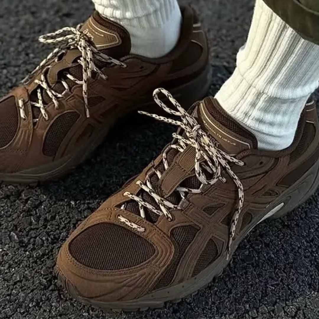 Asics Gel-Kahana TR V4 Cream Brown 착용 스타일 - 2