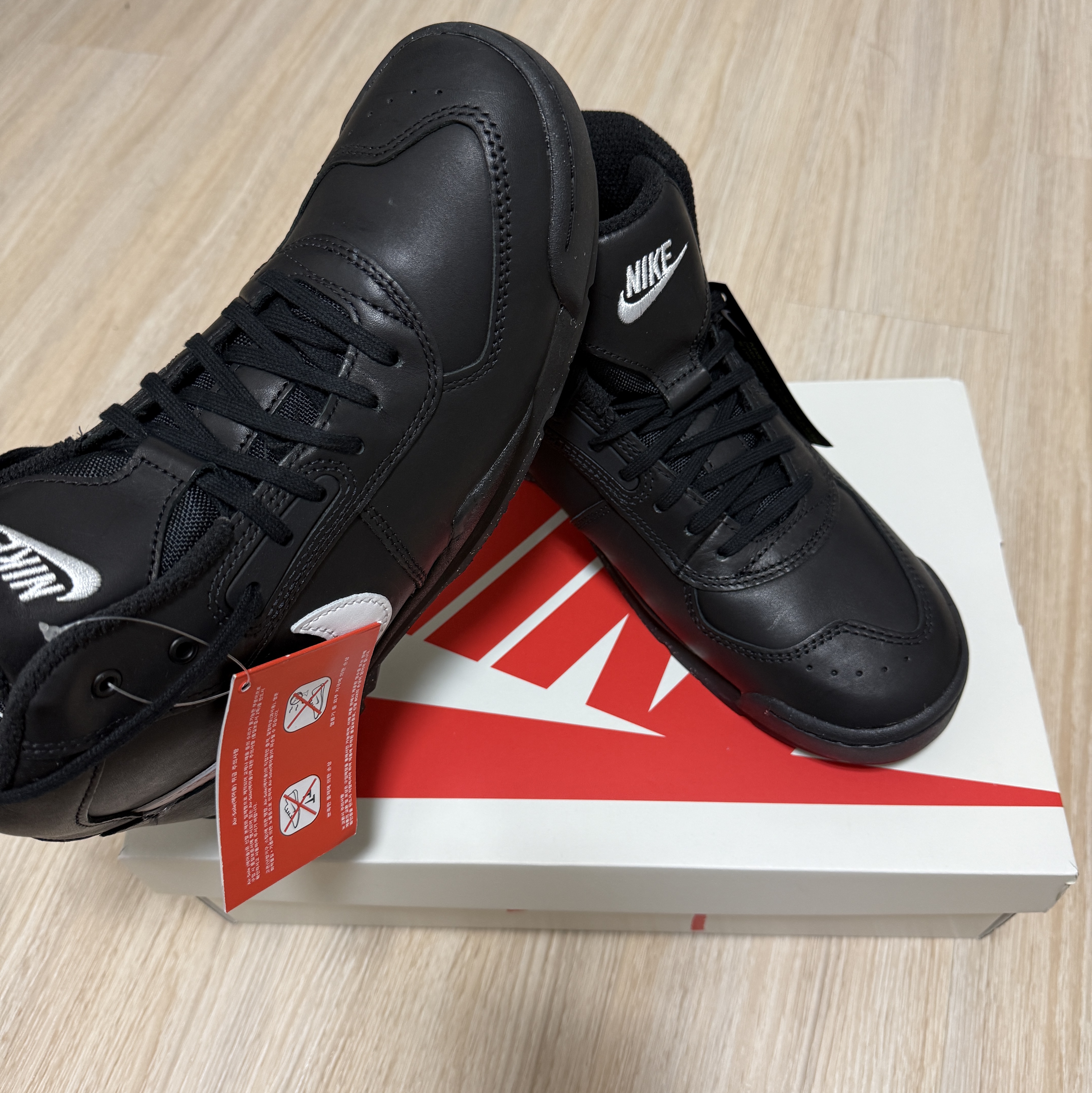 Nike x Stussy Air Baltoro Black and White 착용 스타일 - 3