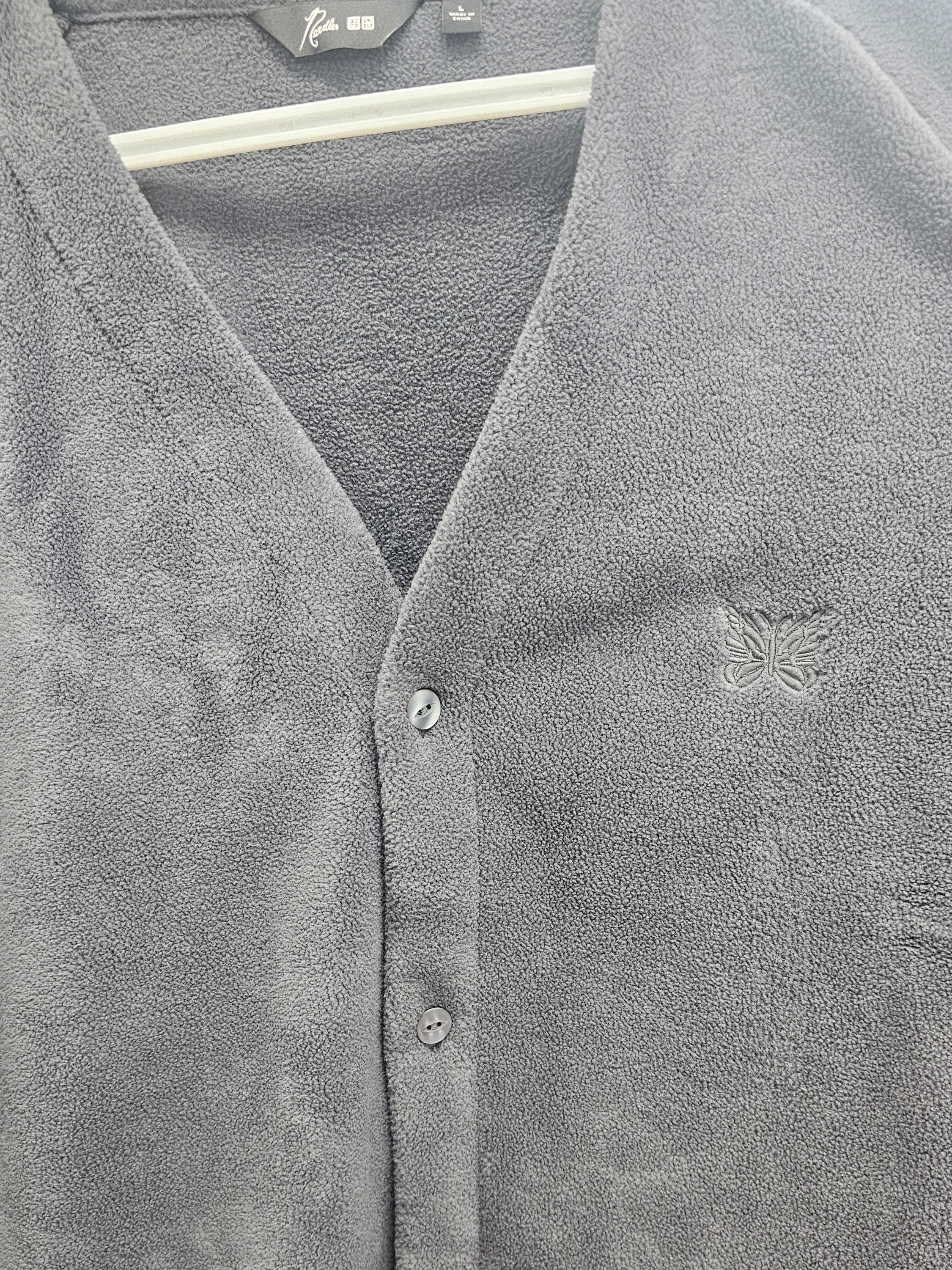 Uniqlo x Needles Fleece Oversized Cardigan Dark Gray - KR 착용 스타일