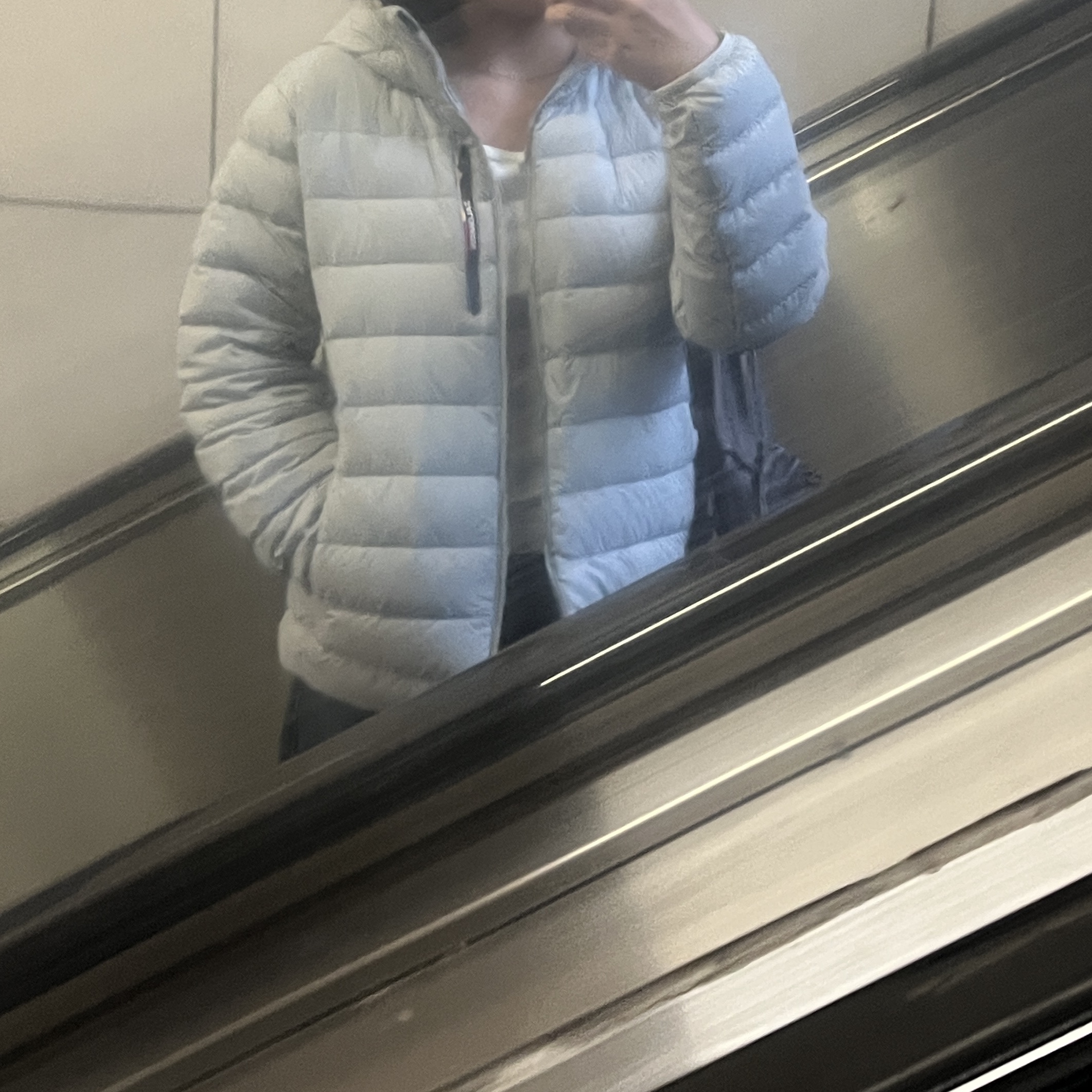 (W) Salomon X-Fuse Hooded Down Jacket Light Gray 착용 스타일 - 2
