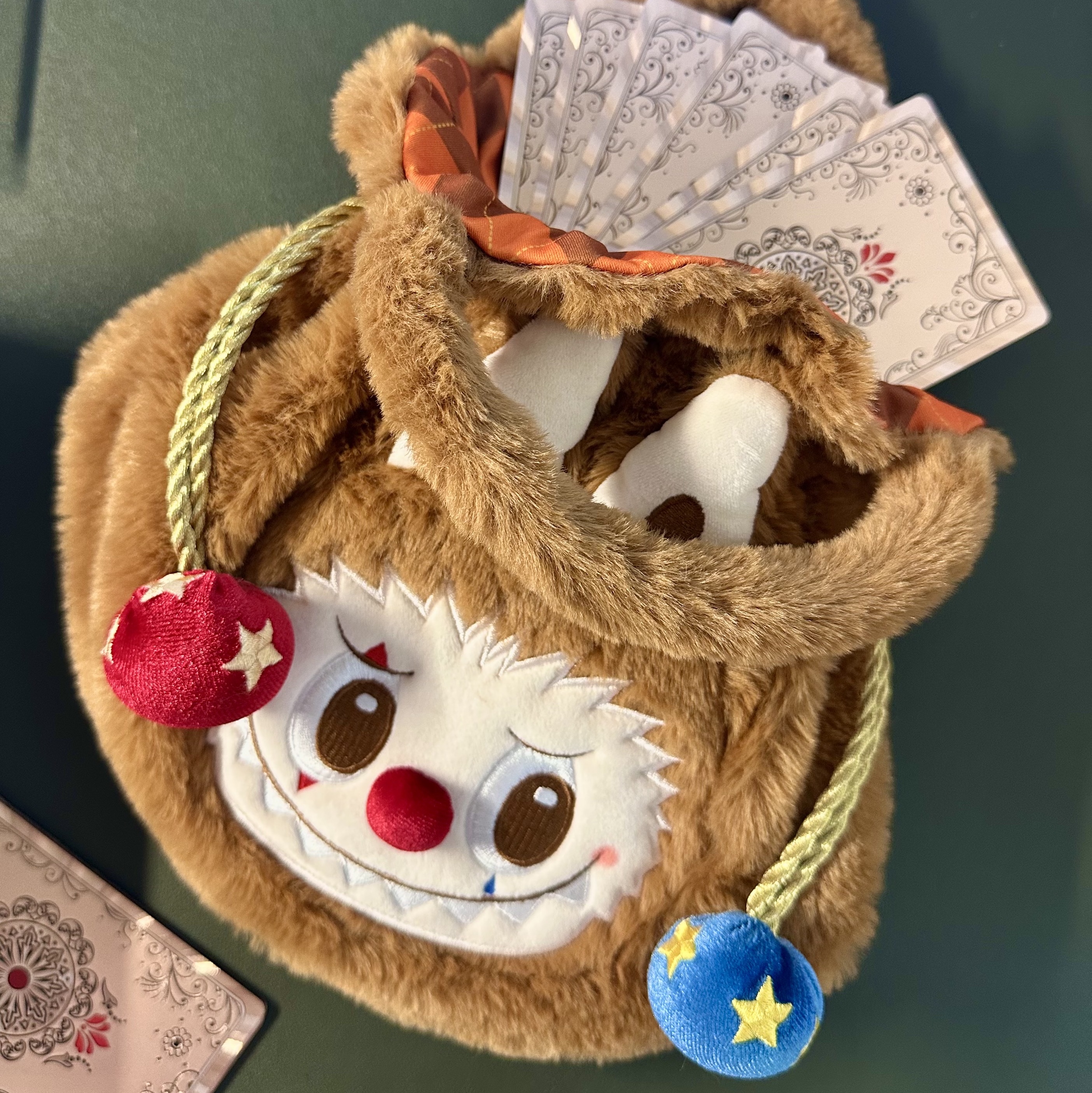 Pop Mart Labubu Why So Serious Series Labubu Candy Pouch 착용 스타일