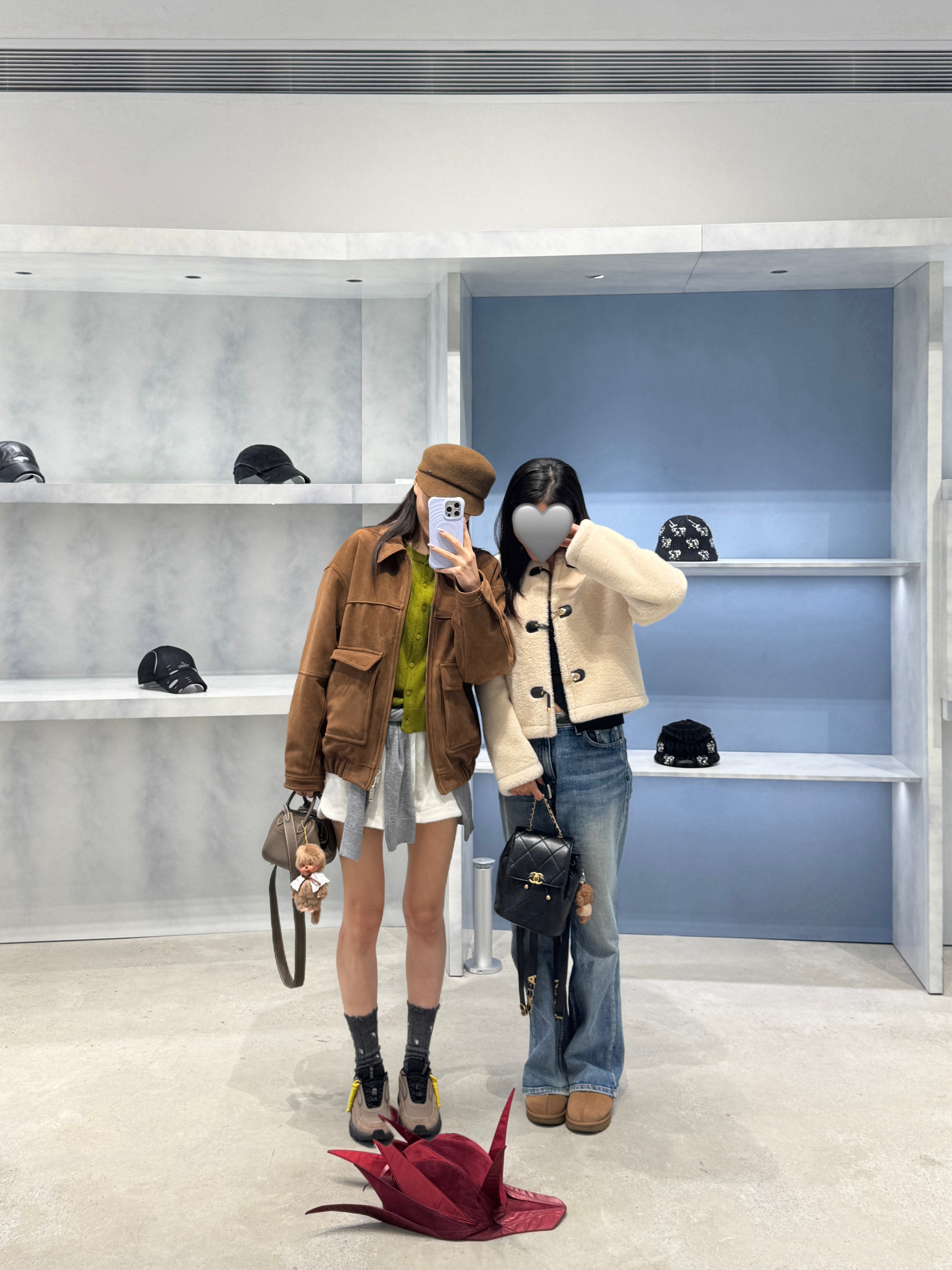 [6% 적립] FILA Pantera 99/25 LX Brown, Hermes Lindy II Mini Bag Clemence & Palladium Etoupe 착용 스타일