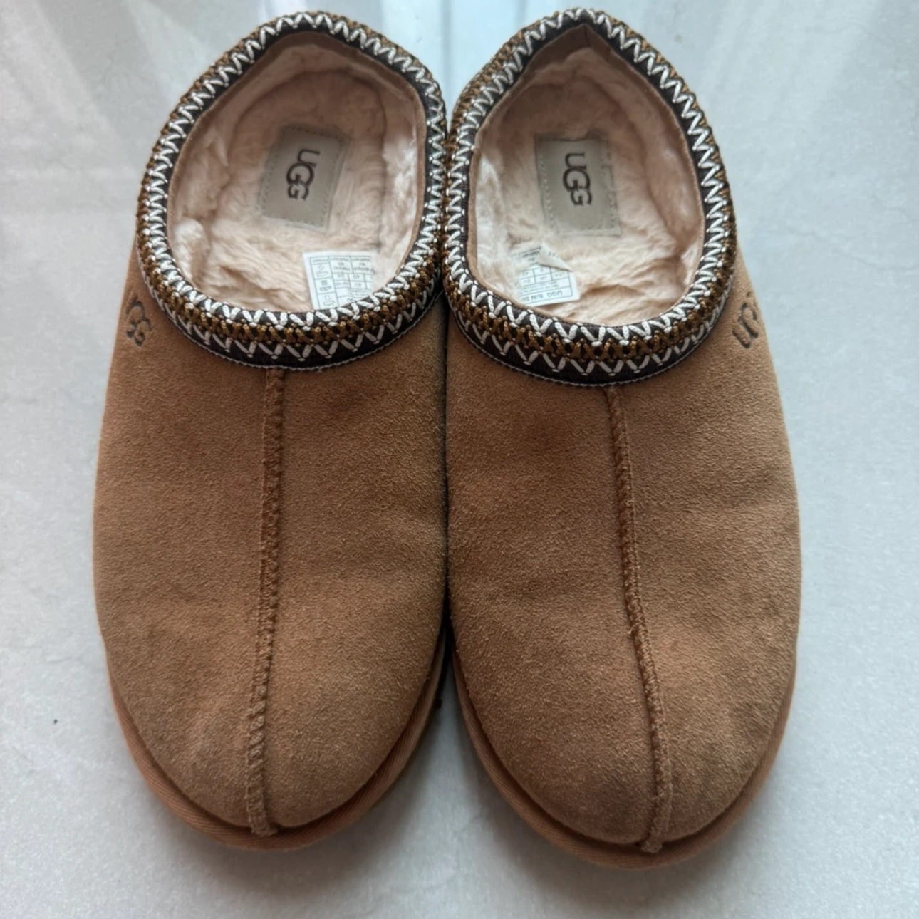 UGG Tasman Slipper Chestnut 착용 스타일