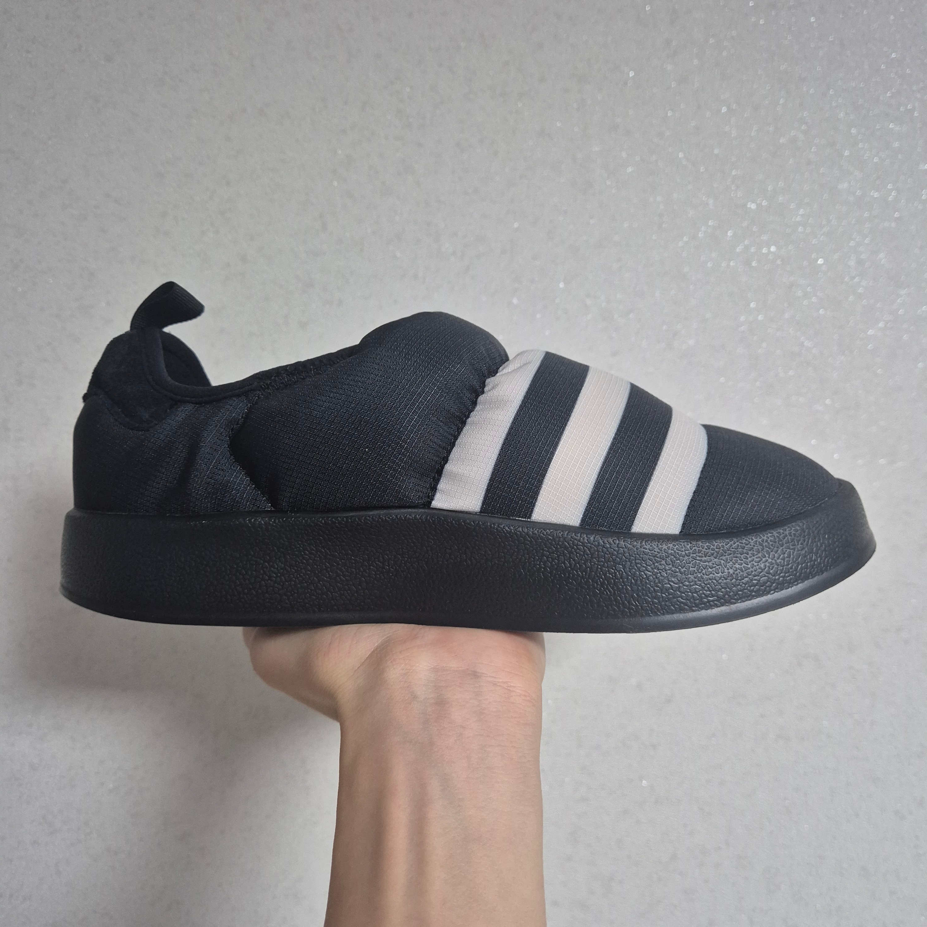 Adidas Puffylette Core Black 착용 스타일 - 2