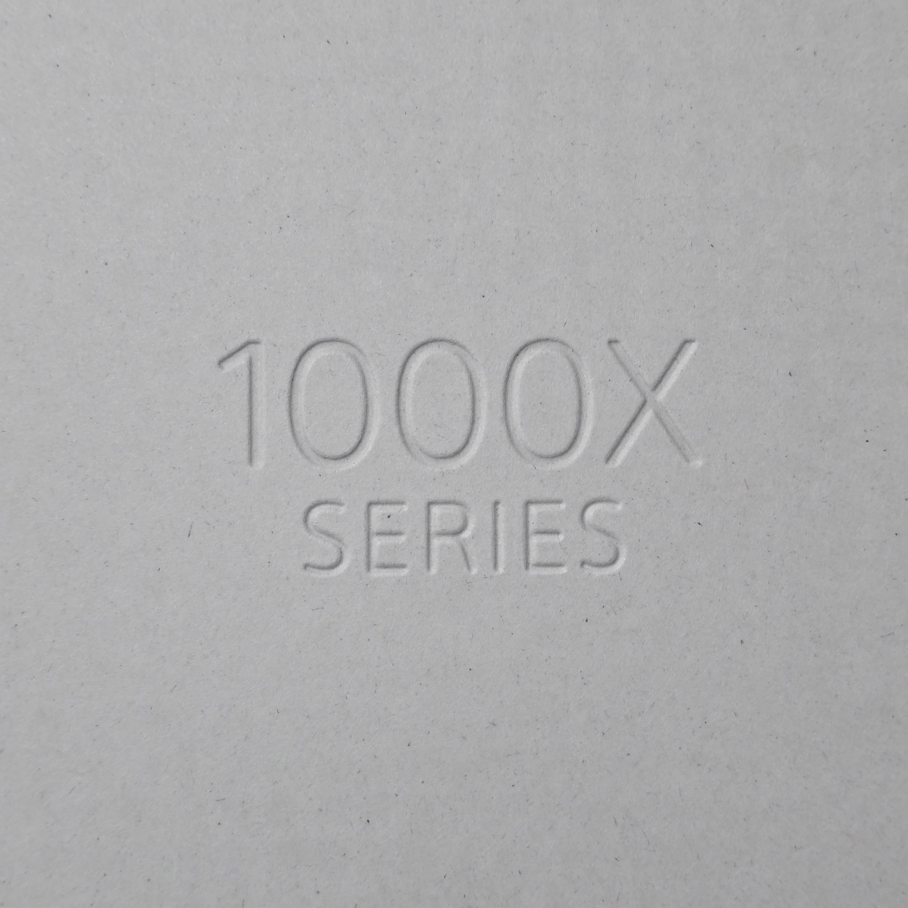 Sony WH-1000XM6 Silver (Sony Korea Ver.) 착용 스타일 - 1
