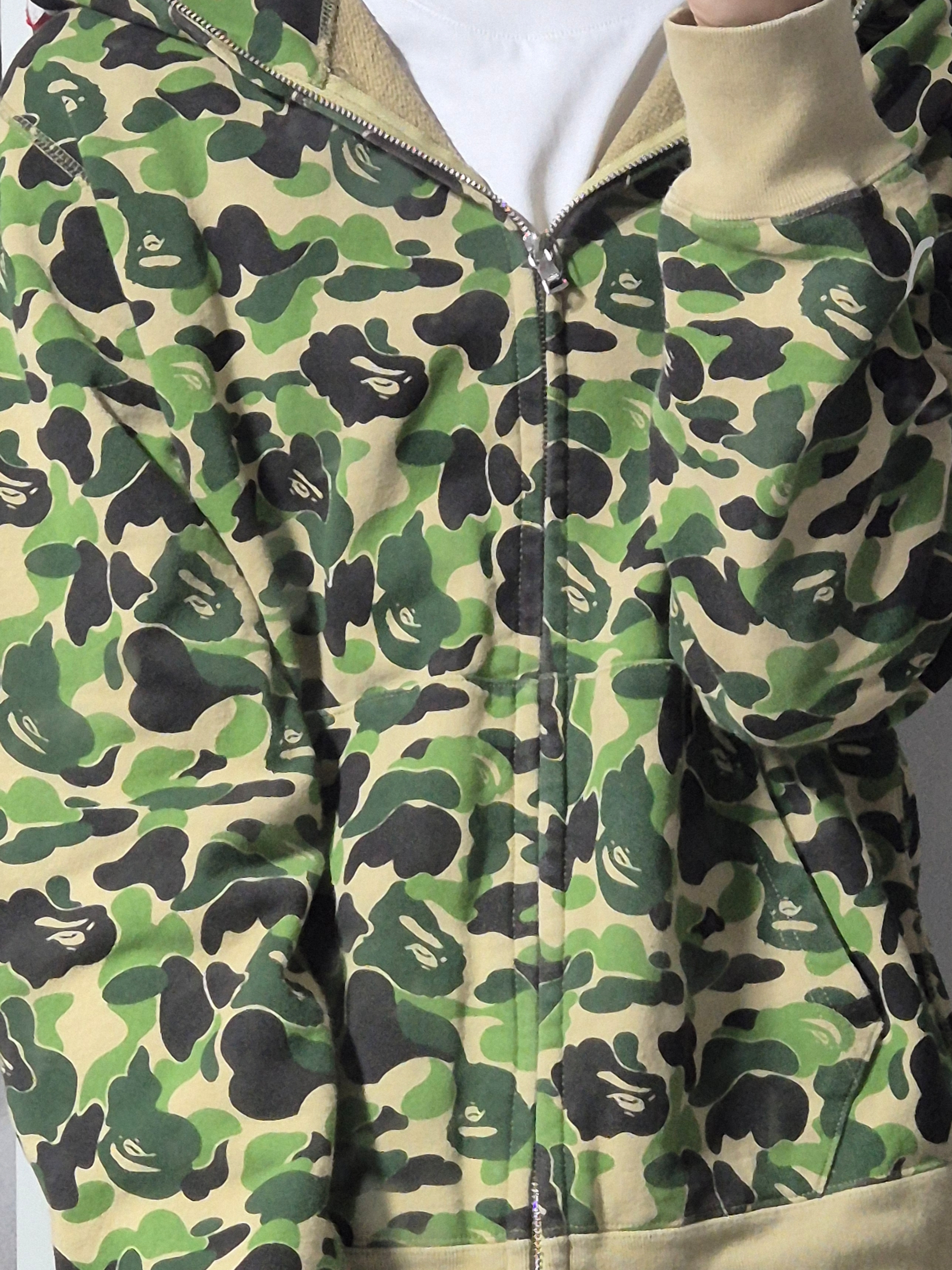 BAPE ABC Camo Shark Full Zip Hoodie Green 착용 스타일 - 1