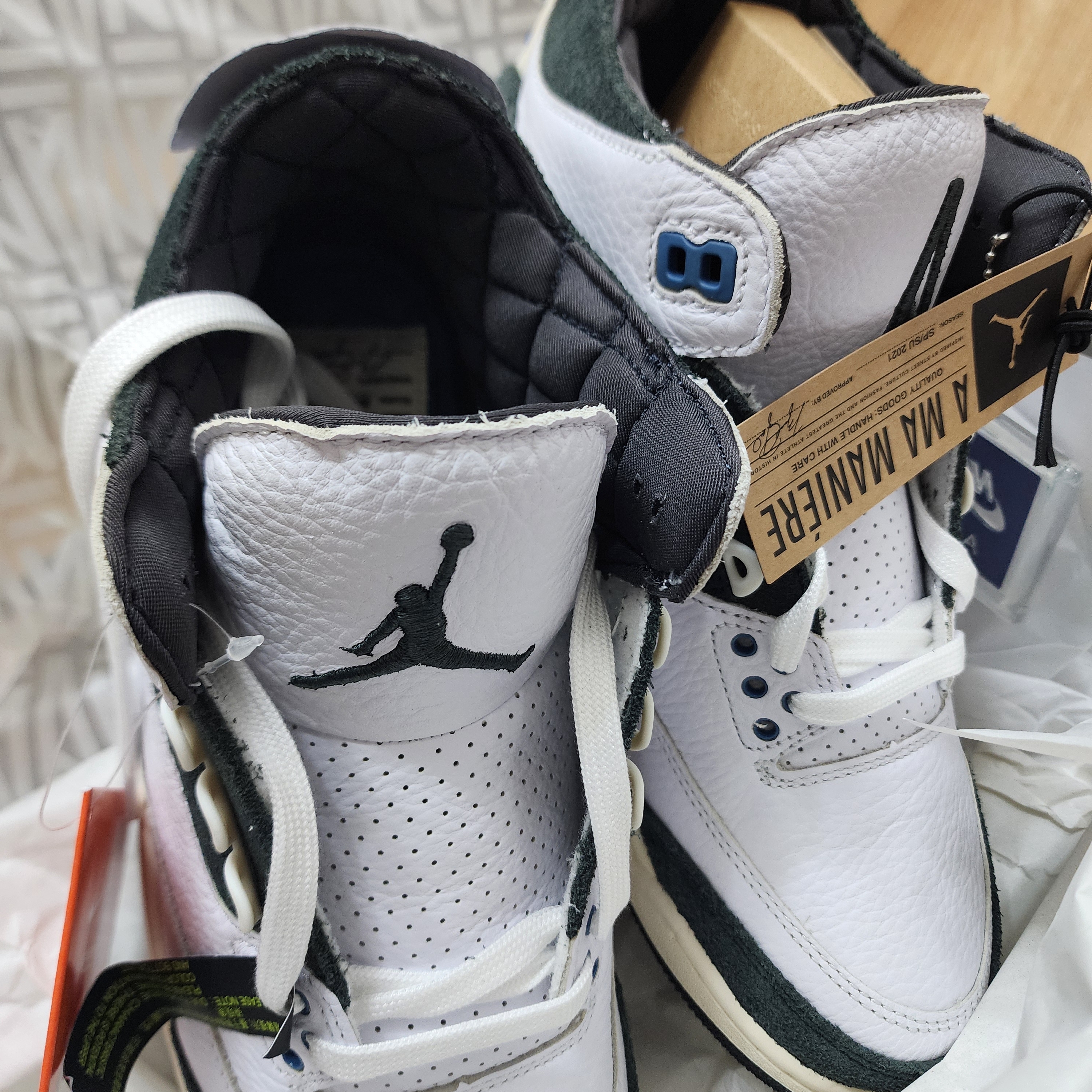 Jordan 3 x A Ma Maniere Retro OG SP For The Love 착용 스타일