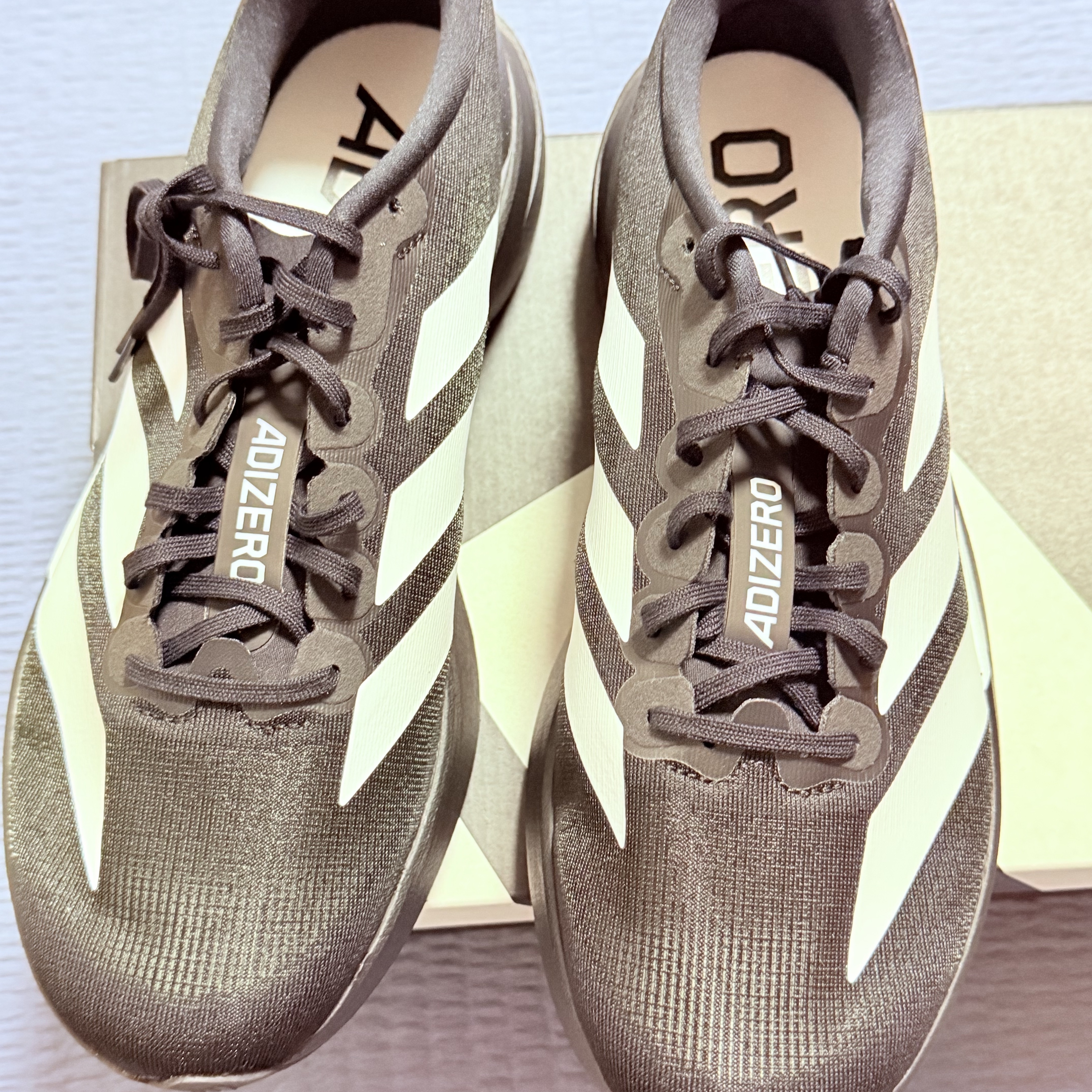 Adidas Adizero EVO SL Core Black Cloud White 착용 스타일 - 3