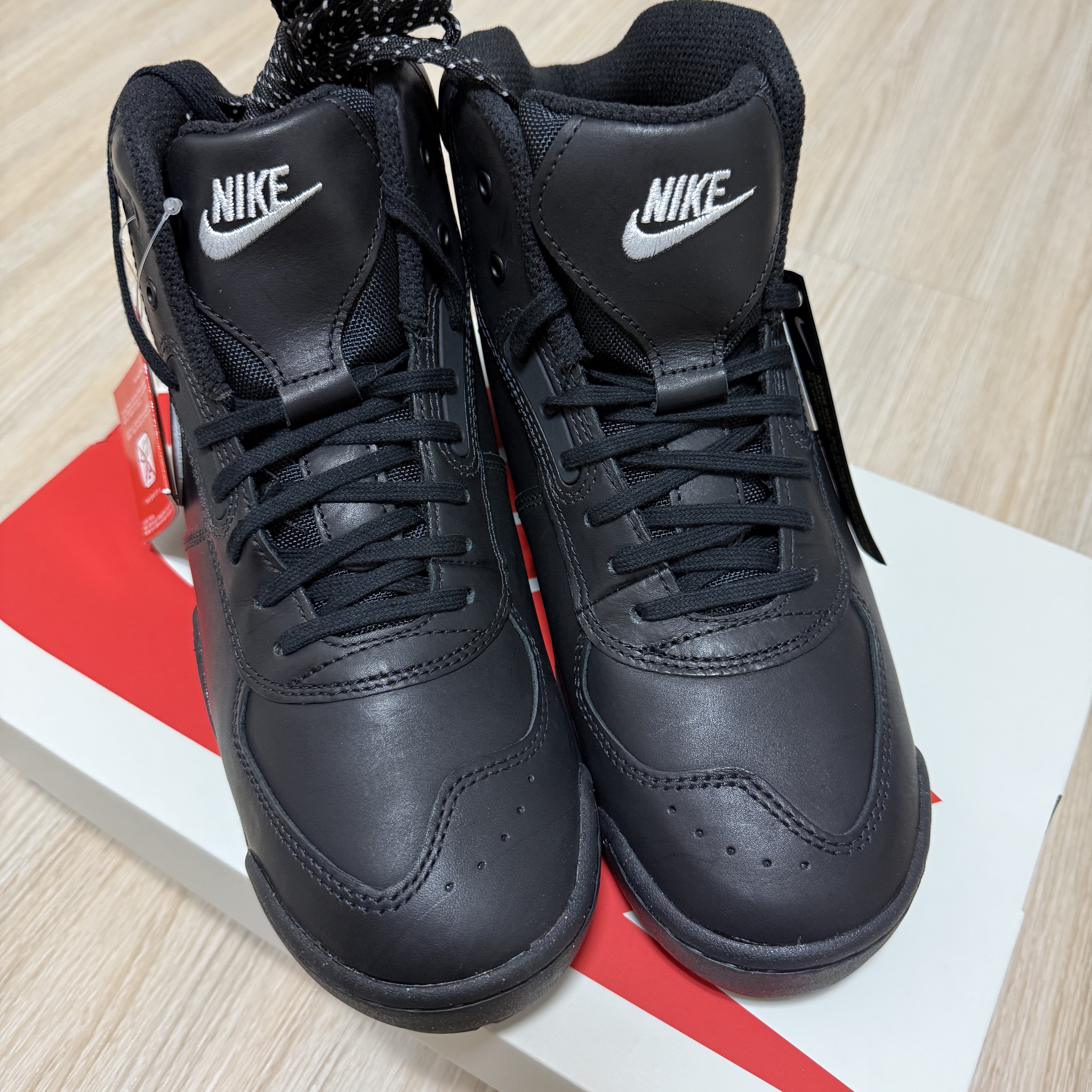 Nike x Stussy Air Baltoro Black and White 착용 스타일 - 2