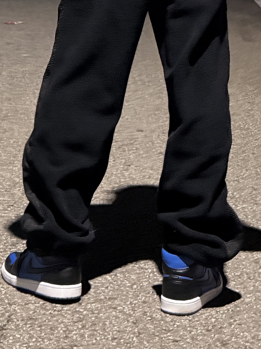 Jordan 1 Mid Black Royal Blue 착용 스타일