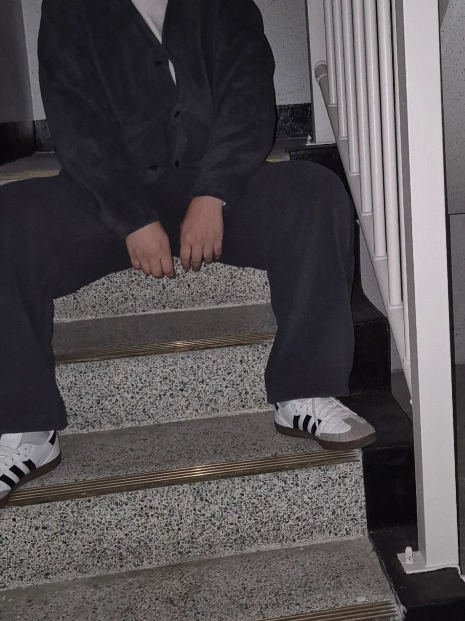 Uniqlo x Needles Fleece Oversized Cardigan Dark Gray - KR, Uniqlo x Needles Fleece Wide Pants Dark Gray - KR 착용 스타일