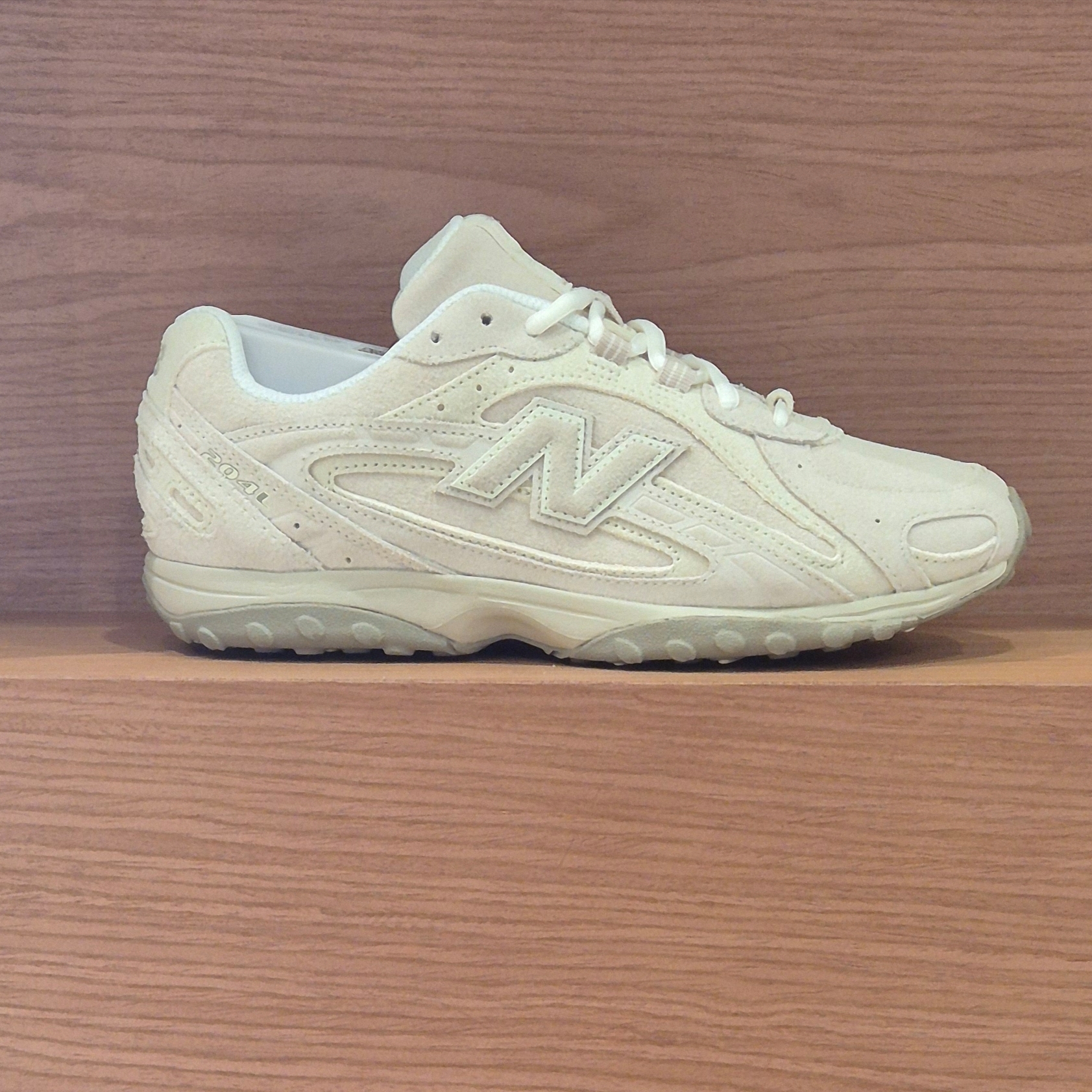 New Balance 204L Timberwolf Linen 착용 스타일