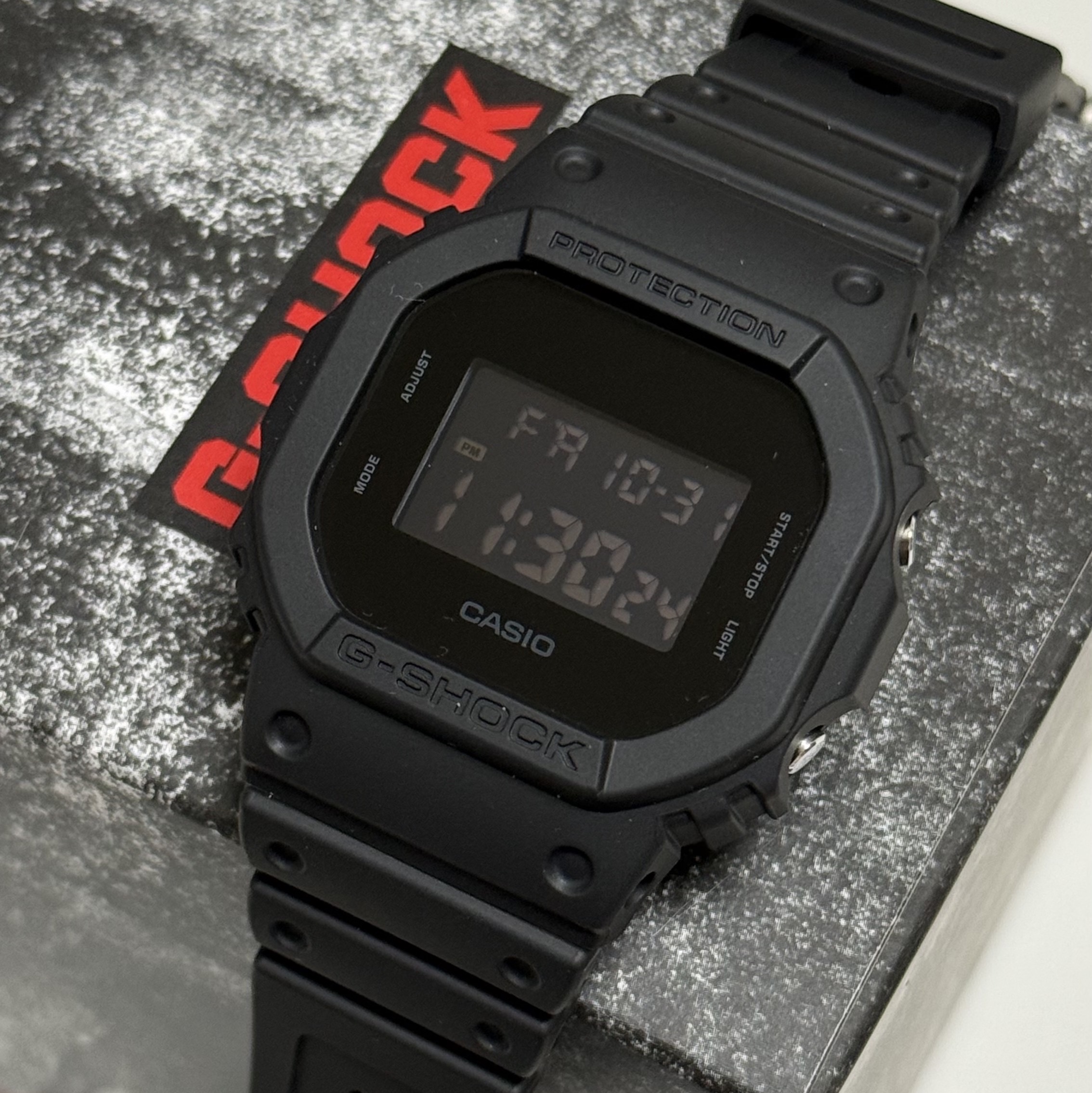 Casio G-Shock DW-5600UBB-1DR 착용 스타일 - 1