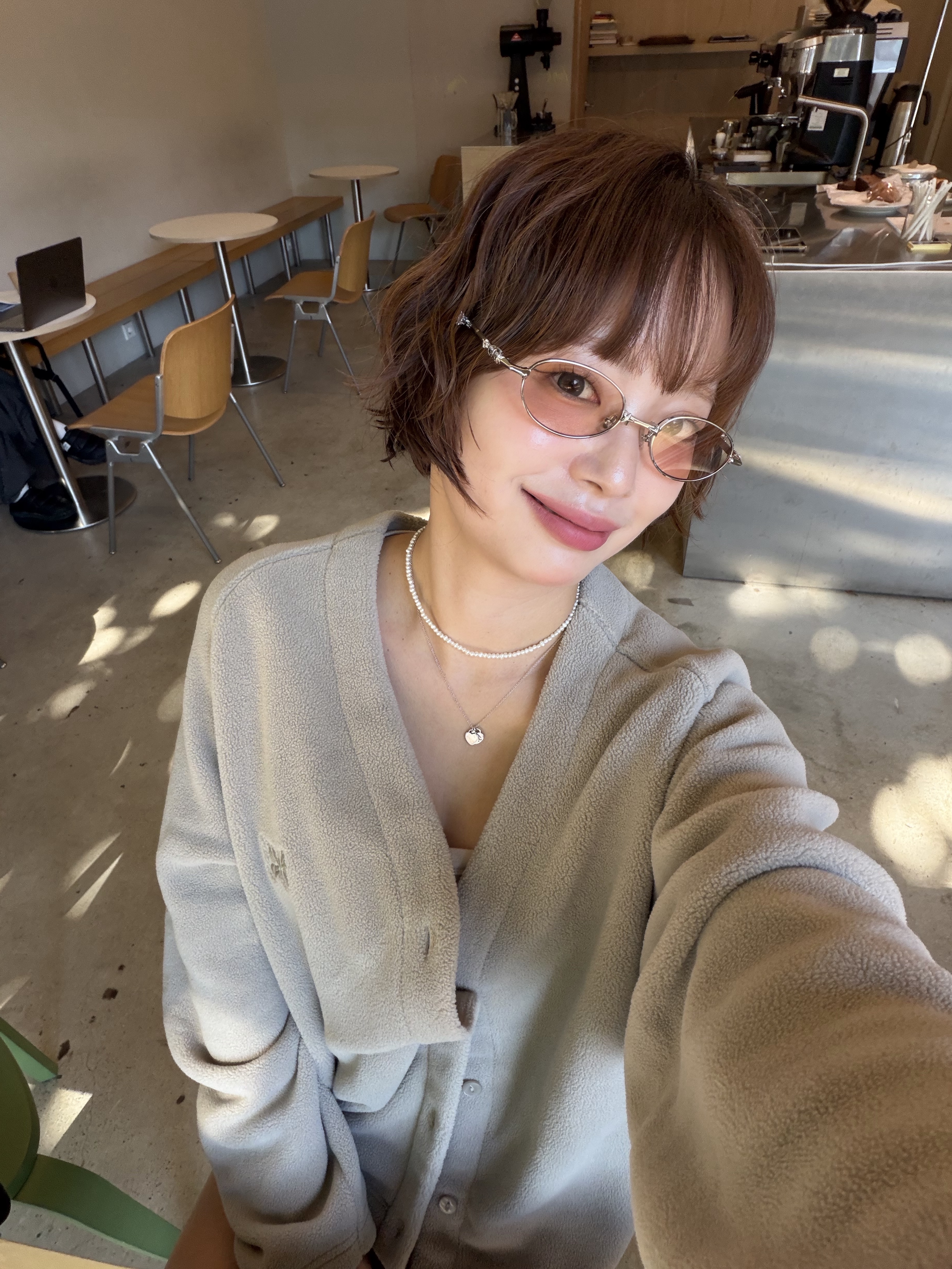 Uniqlo x Needles Fleece Oversized Cardigan Beige - KR, (W) Adidas 3-Stripes Woven Shorts Black - KR Sizing 착용 스타일 - 6