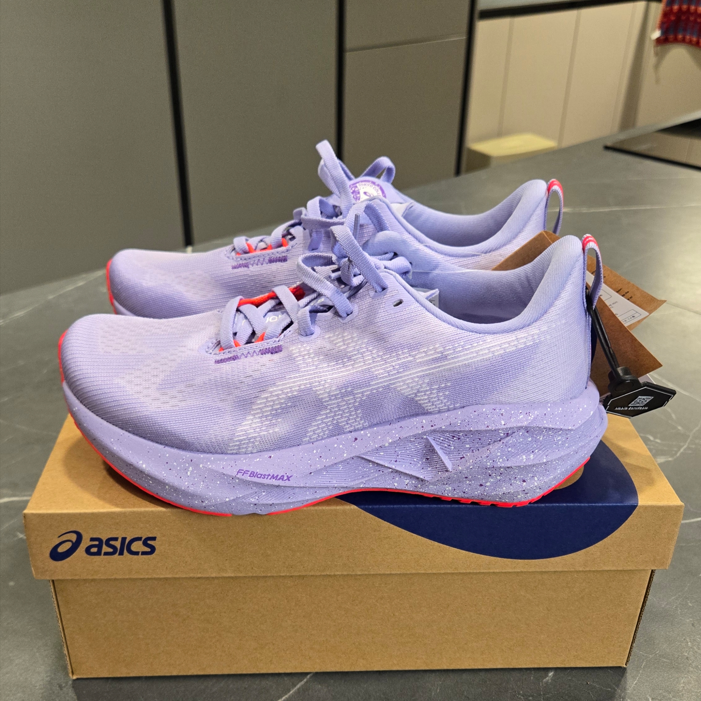 (W) Asics Novablast 5 Tokyo Vapor Edo Purple 착용 스타일